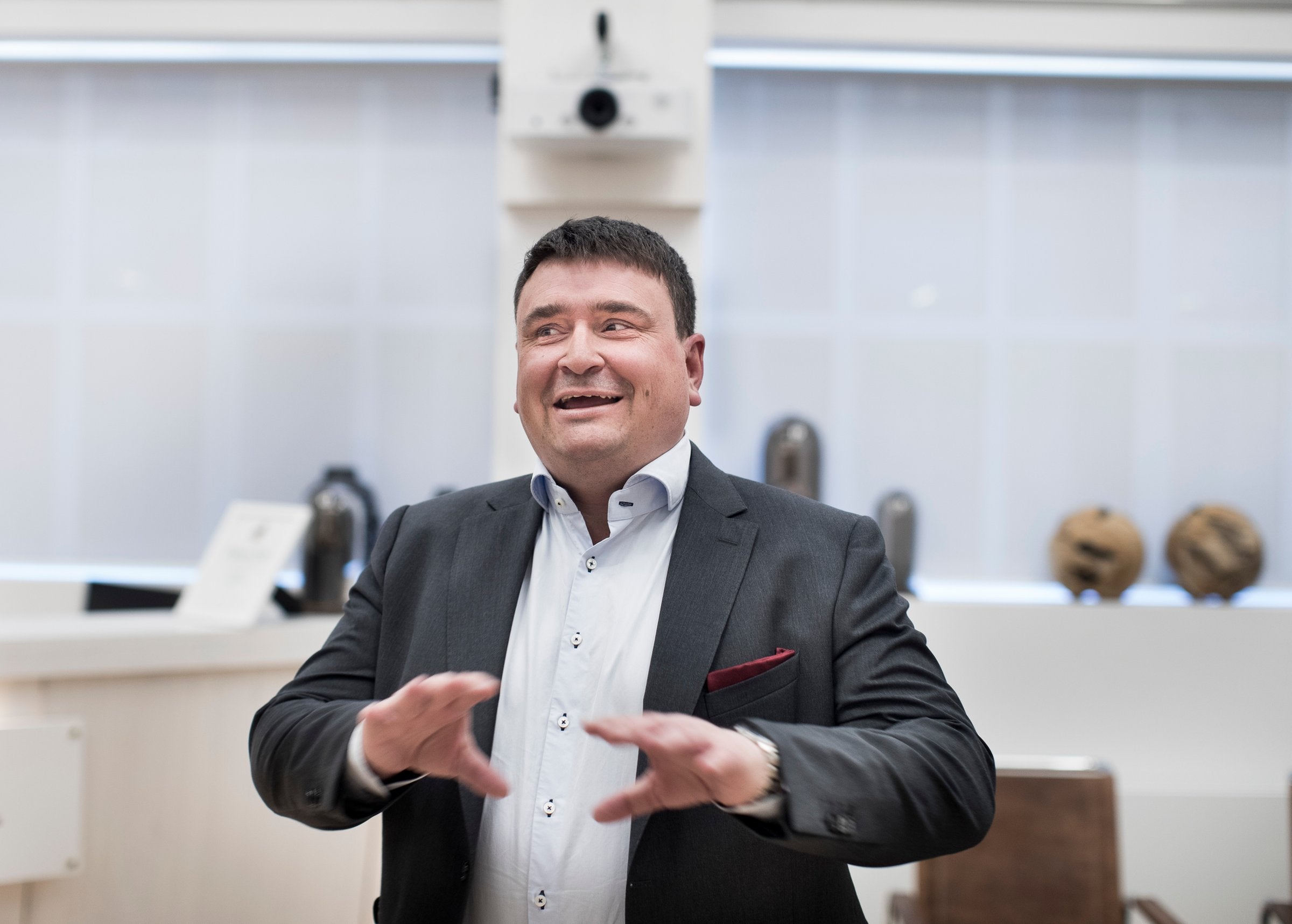 Skatterazzia mot batteriinvestor – krever 13 millioner kroner