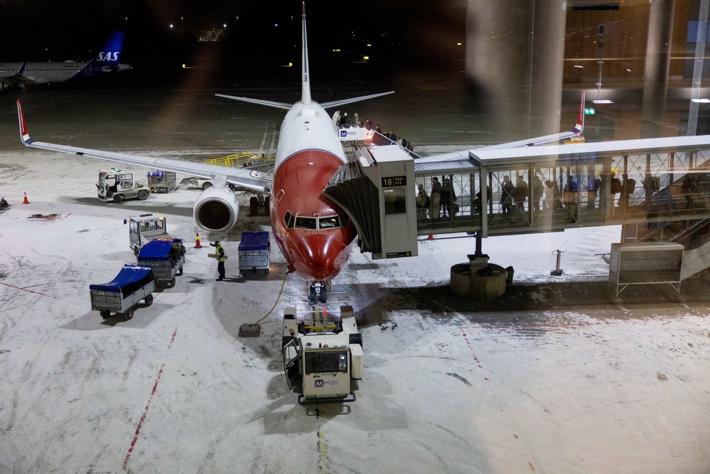 Flyaksjer har rast over ti prosent – Norwegian mest utsatt for «oljesjokk»