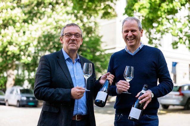 Mathieu Kauffmann og Steffen Christmann med deres nye sekt i hendene.