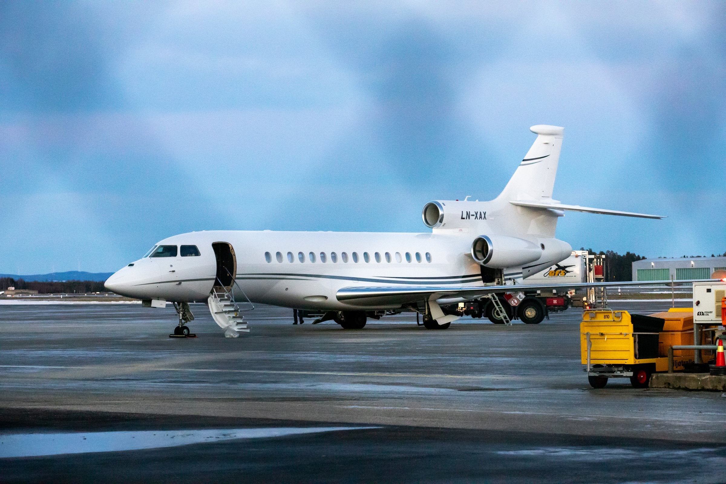 Akers fly landet i Doha da krigen brøt ut: – Menneskene er i sikkerhet