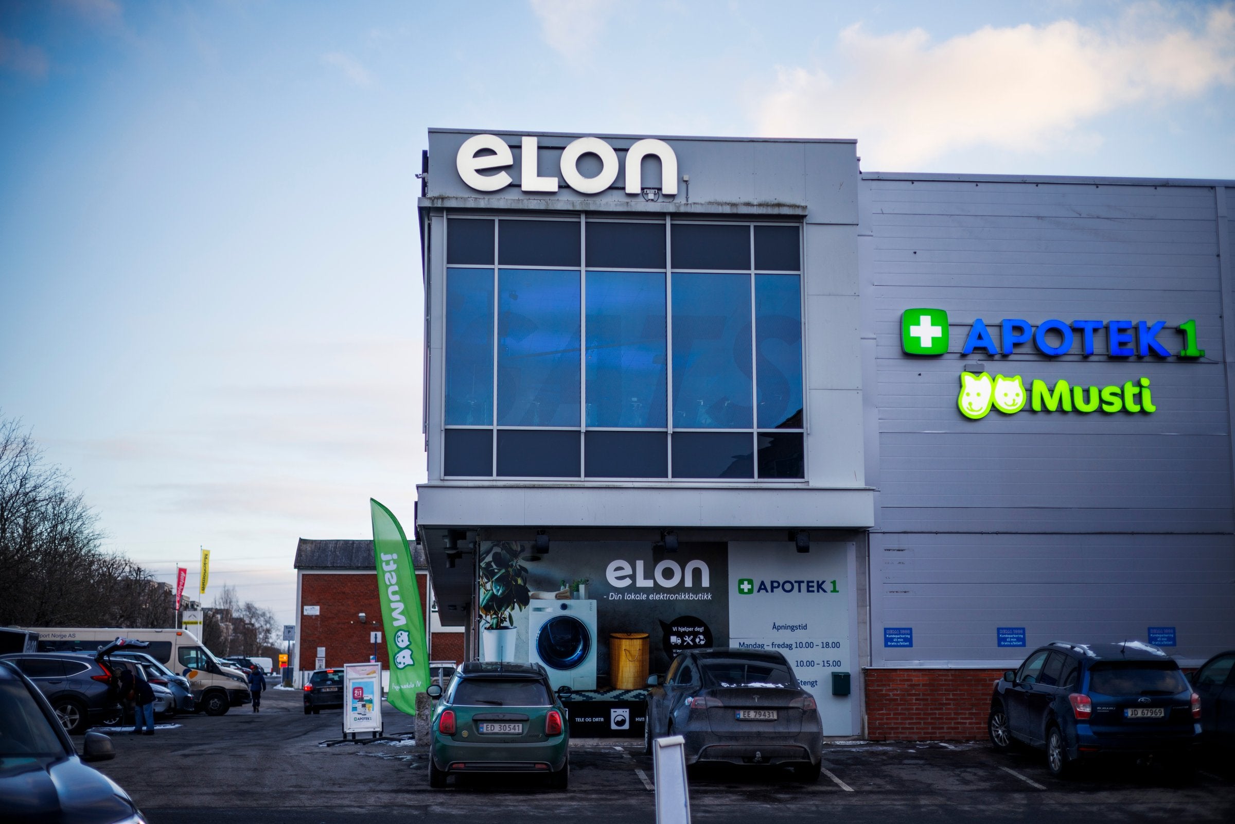 Elektronikkjede granskes – nå forsvinner ny Elon-topp ut