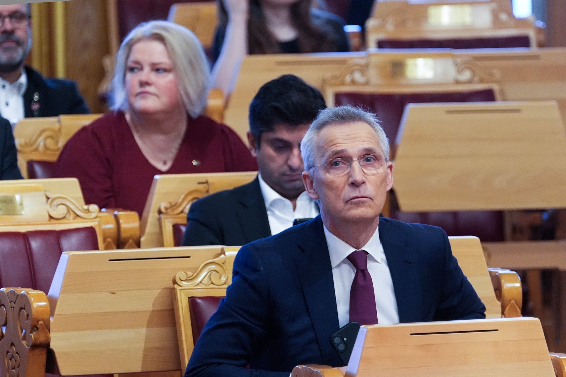 24 timer på å finne drivstoff-løsning med Senterpartiet