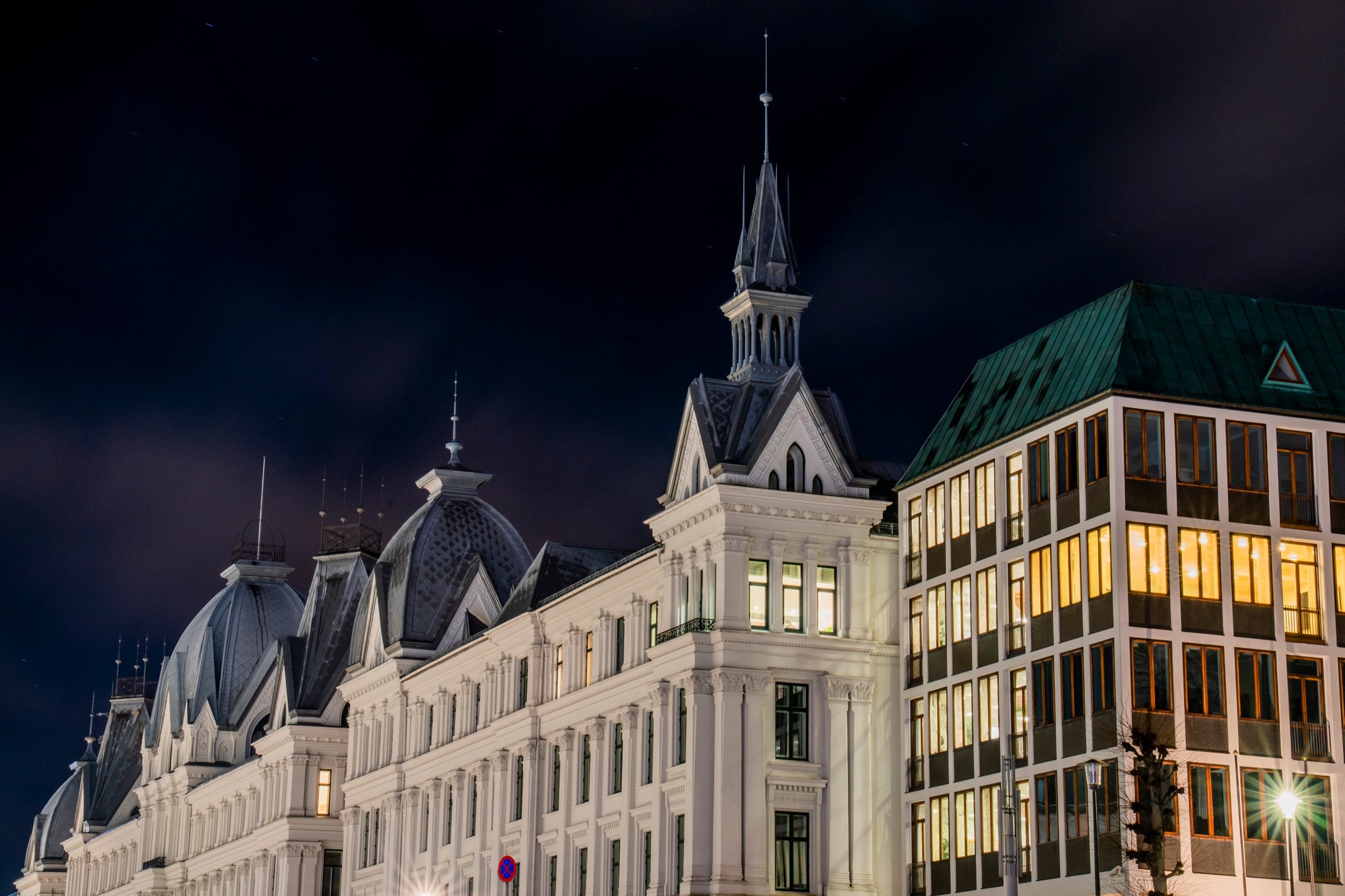 Brukte bistandsmillioner på hytte, våpen og luksusferier