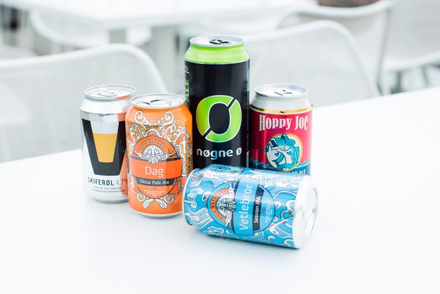 Norske bryggerier lanserer nå stadig oftere sine øl på boks. Foto: Øystein Klock