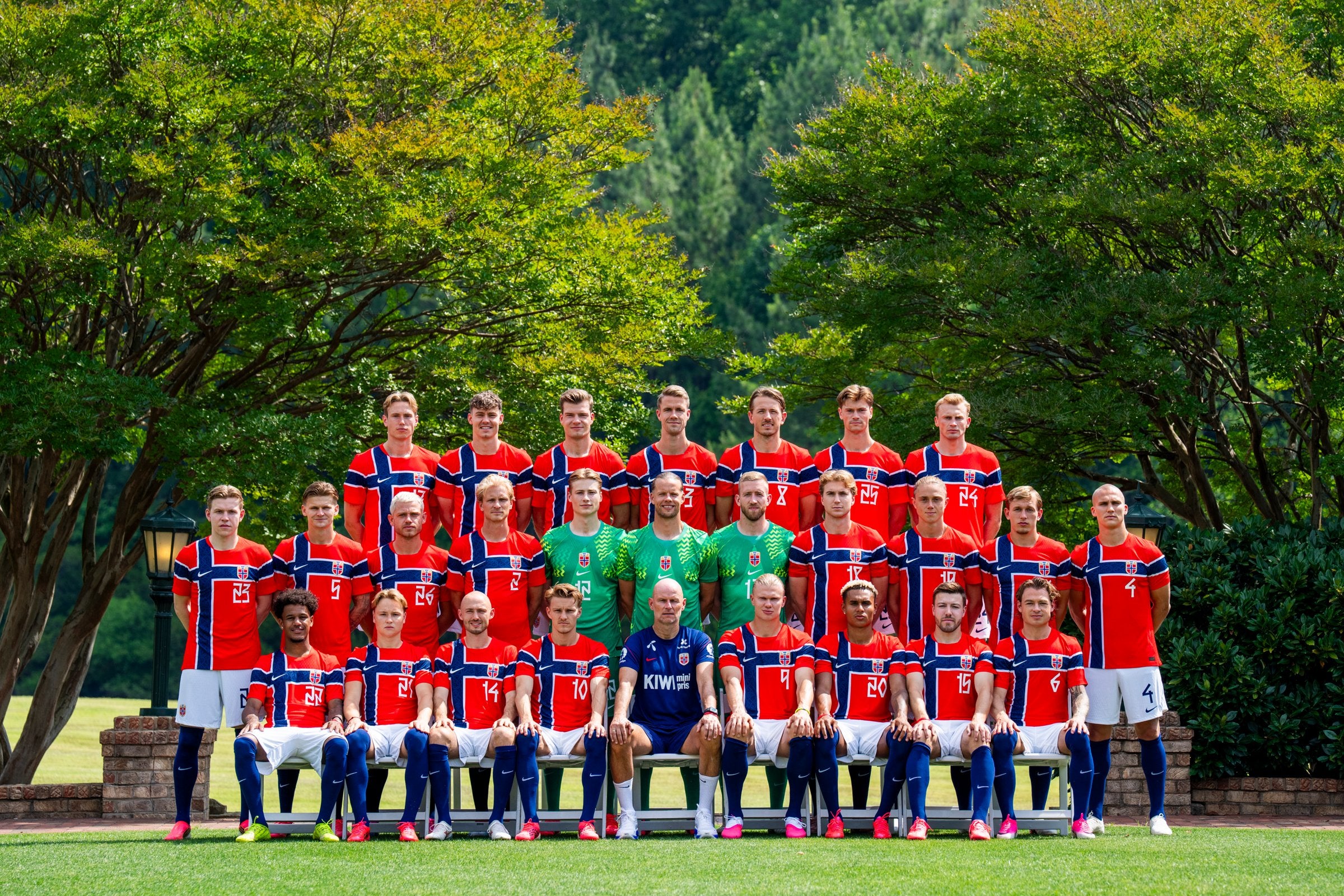 VM-troppen: Eier eiendom i Norge for over 300 mill.