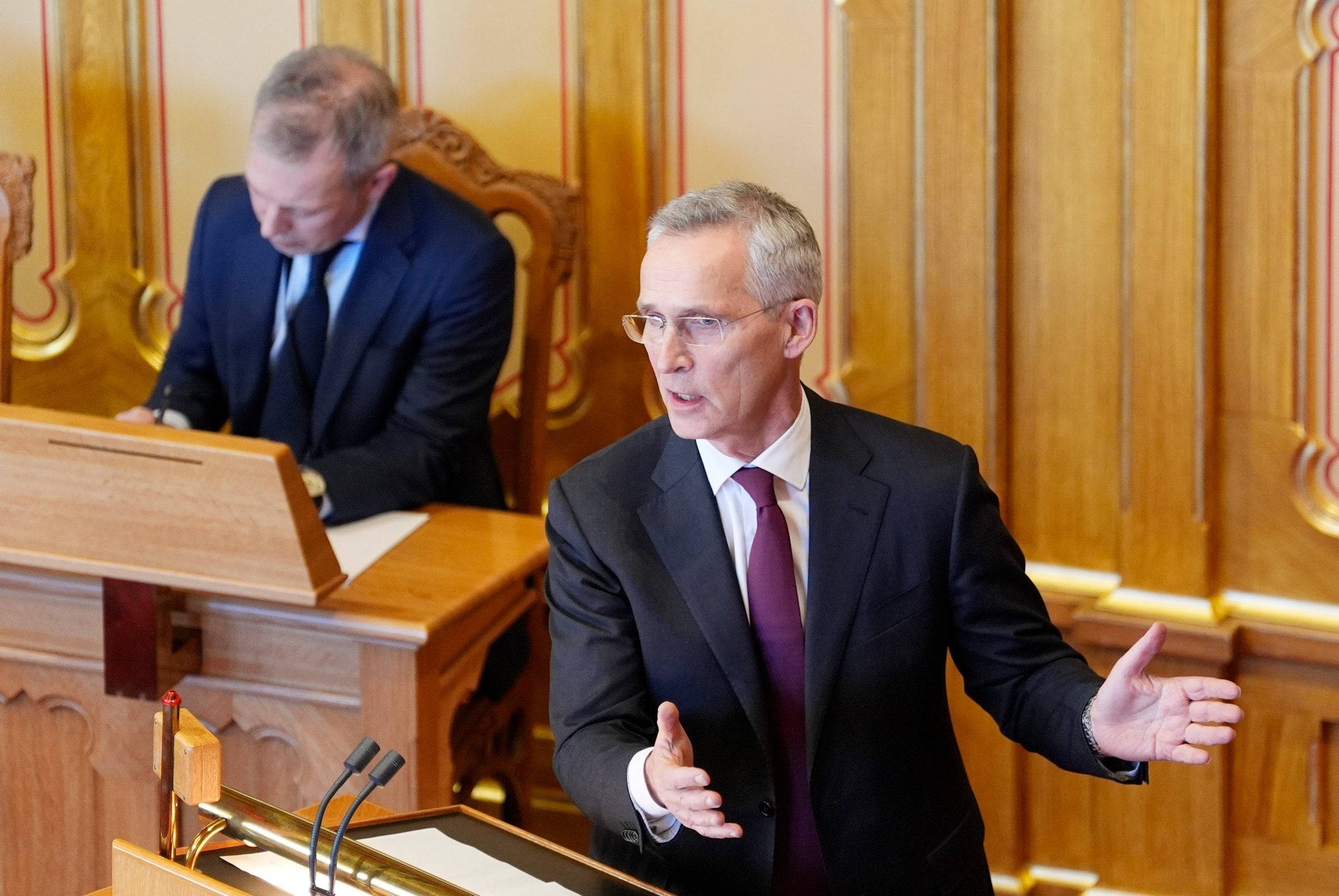 Stoltenberg advarer: Prisen blir 16,2 milliarder årlig