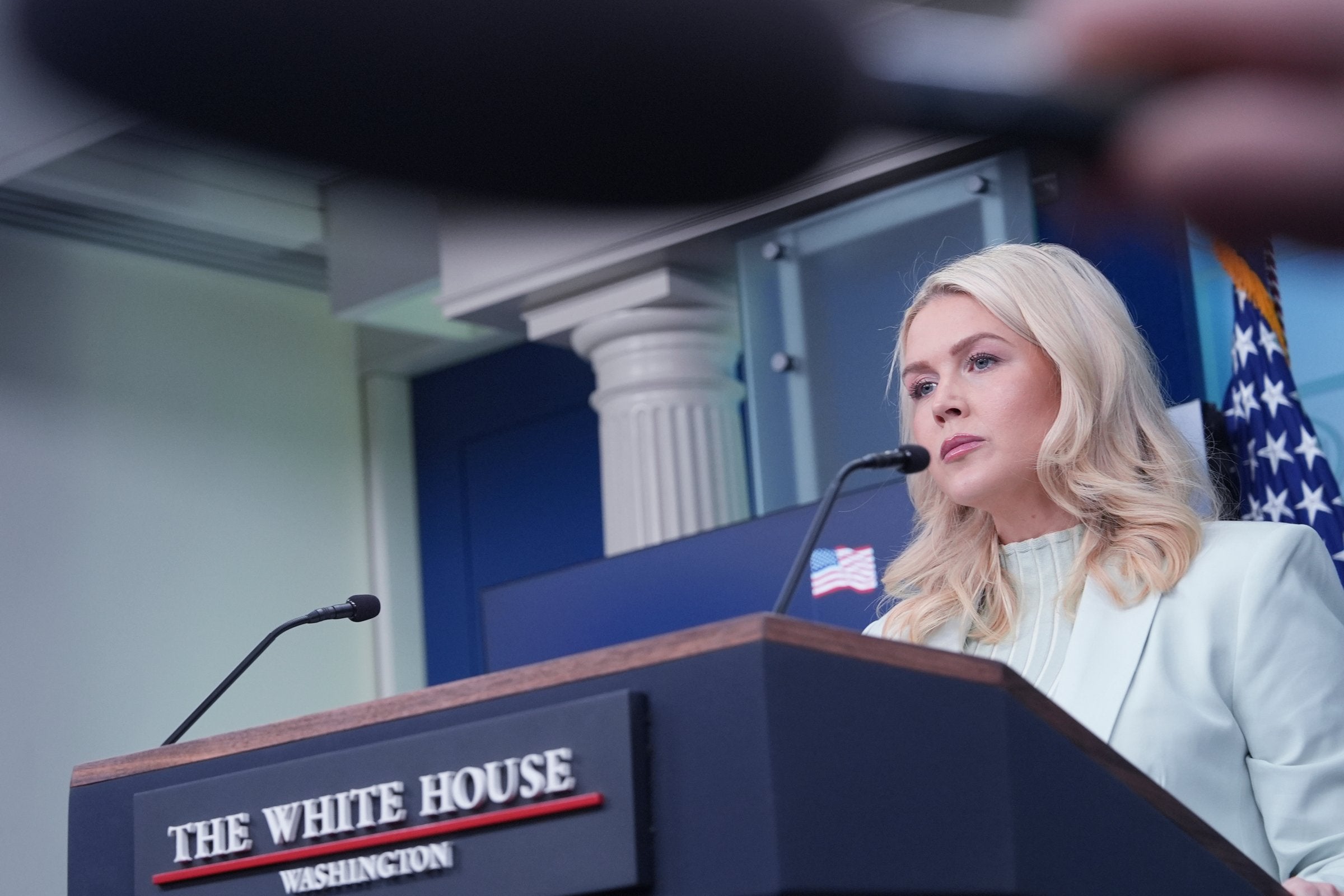 Det hvite hus vil fortsette forhandlinger med Iran – truer med «helvete»