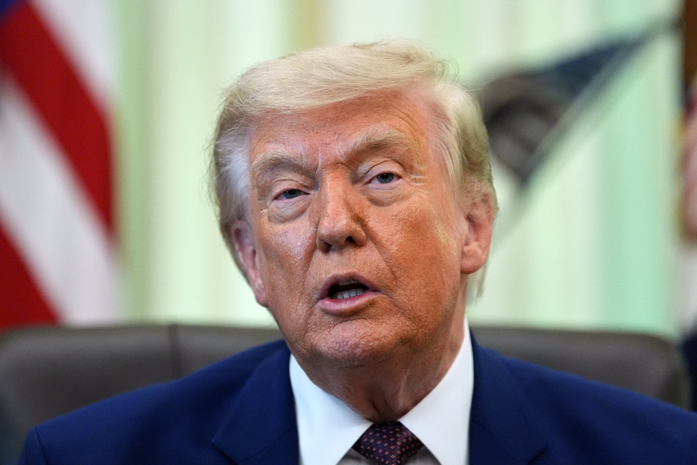 Trump taler Iran midt imot – hevder de er i ferd med å signere avtale