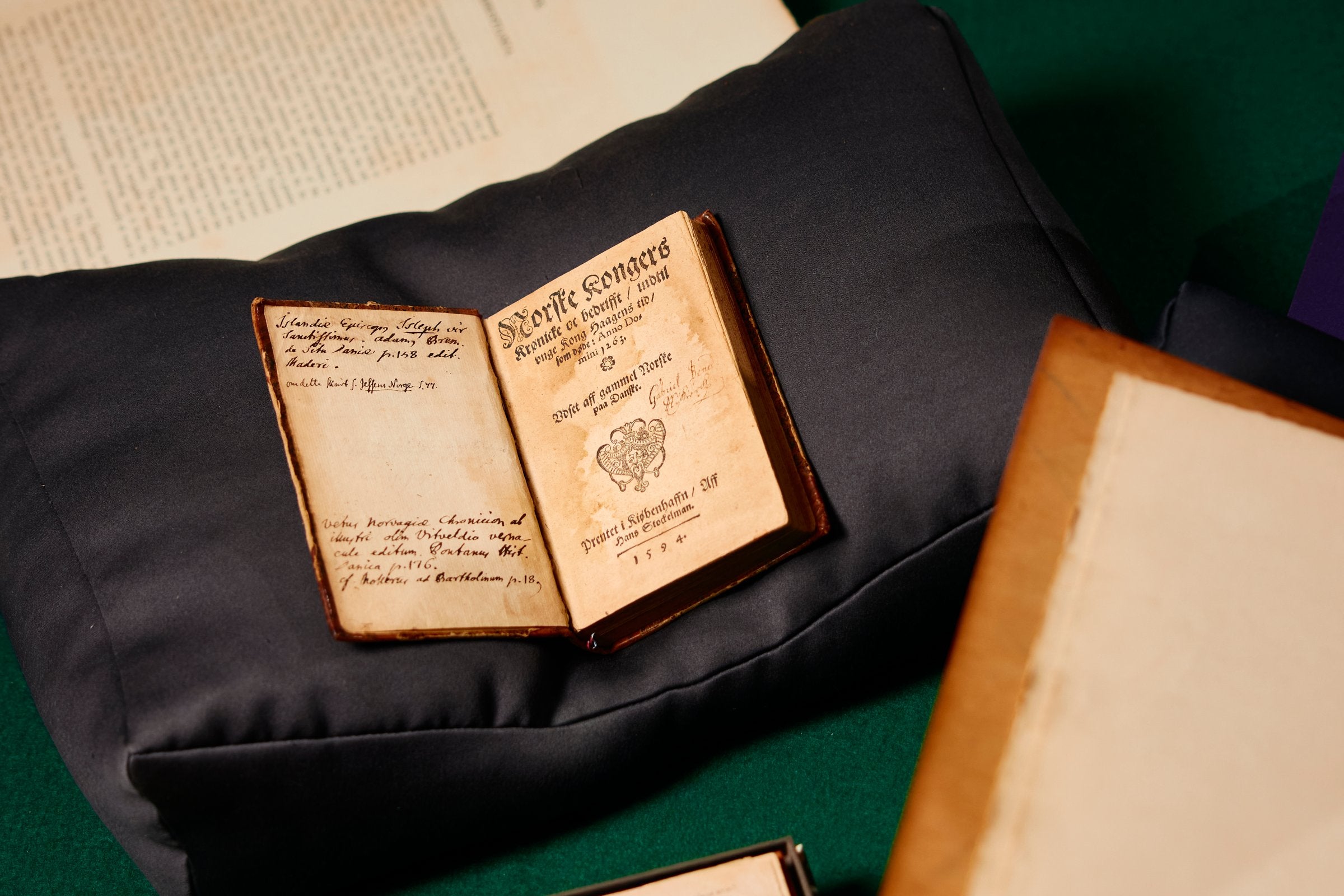 Haaland kjøpte norgeshistoriens dyreste bok – gir den bort i gave