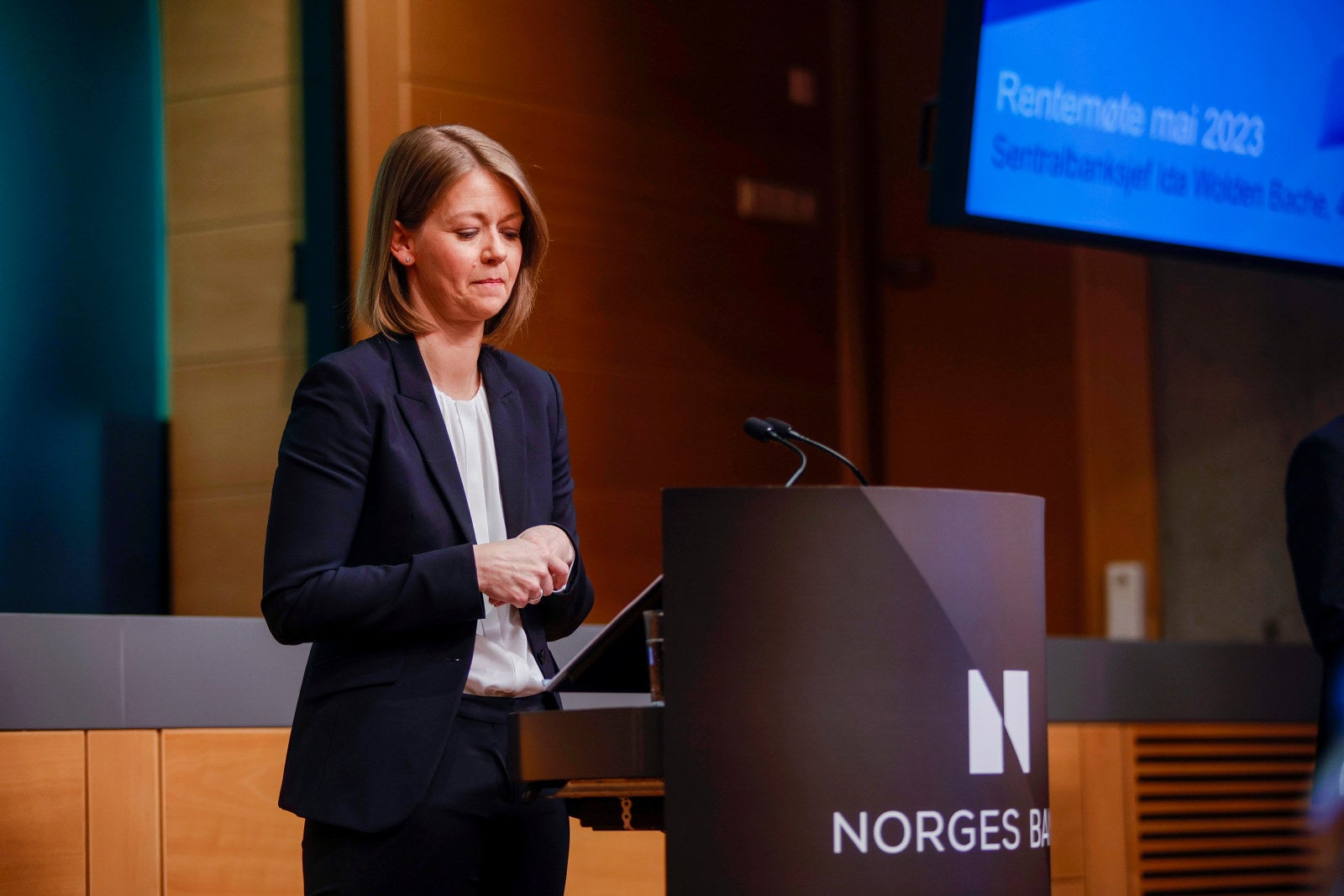 Har Norges Bank solgt 70 milliarder kroner mer enn nødvendig? | DN