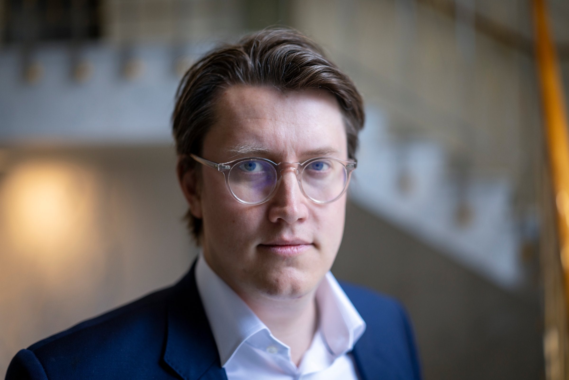 Mener prisen har gått for mye – anbefaler salg av Røkke-aksje