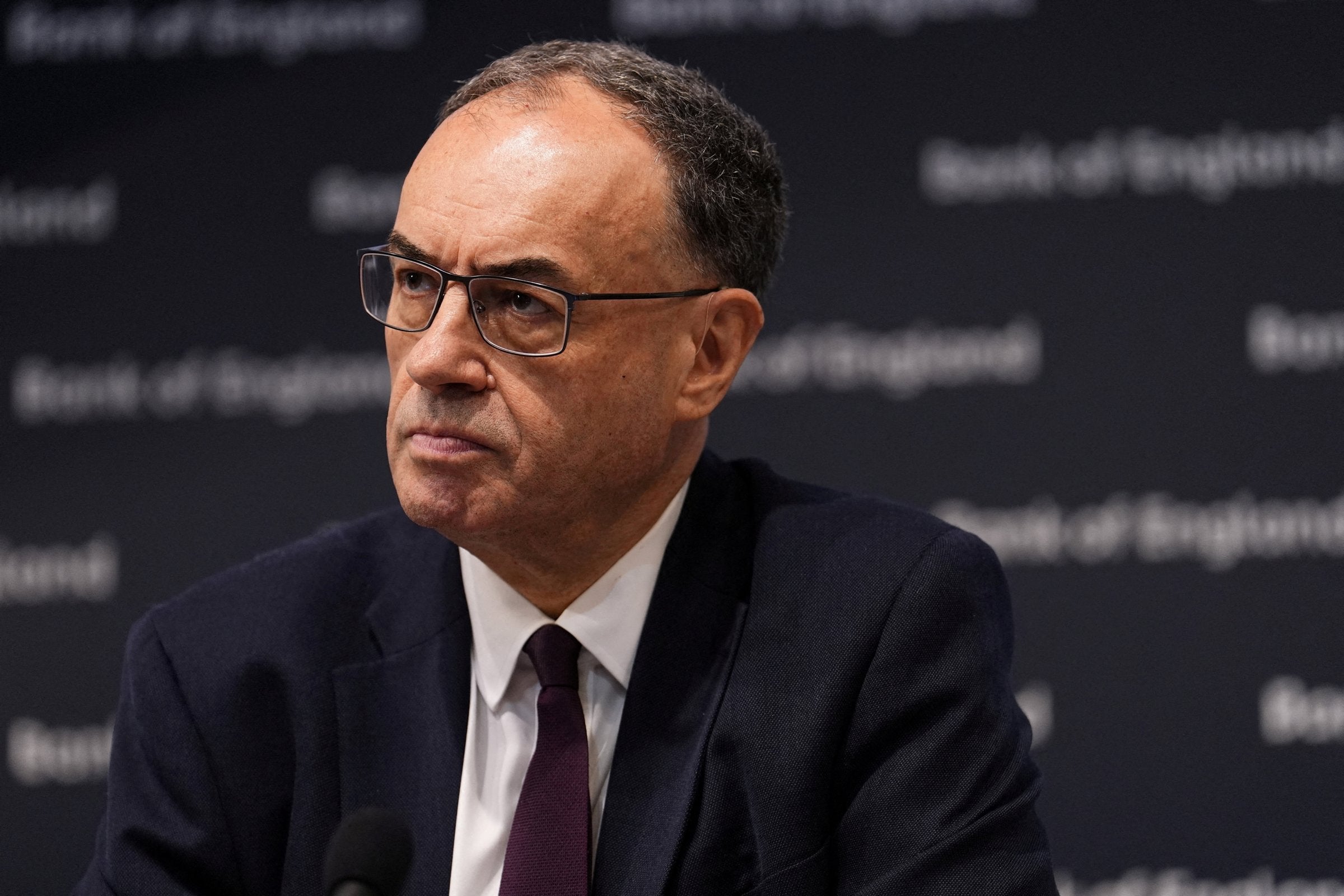 Bank of England holder styringsrenten uendret