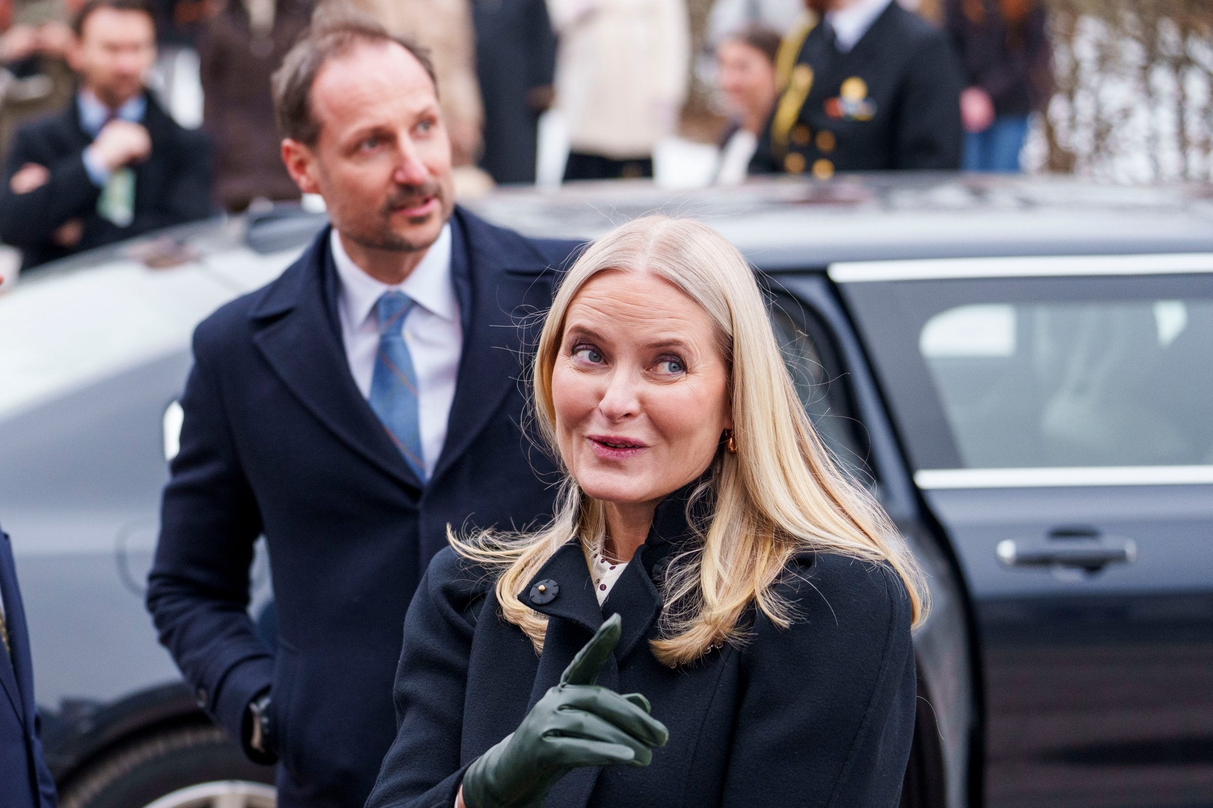 Syv av ti mener kronprinsessen ikke ga gode nok svar i Epstein-intervjuet