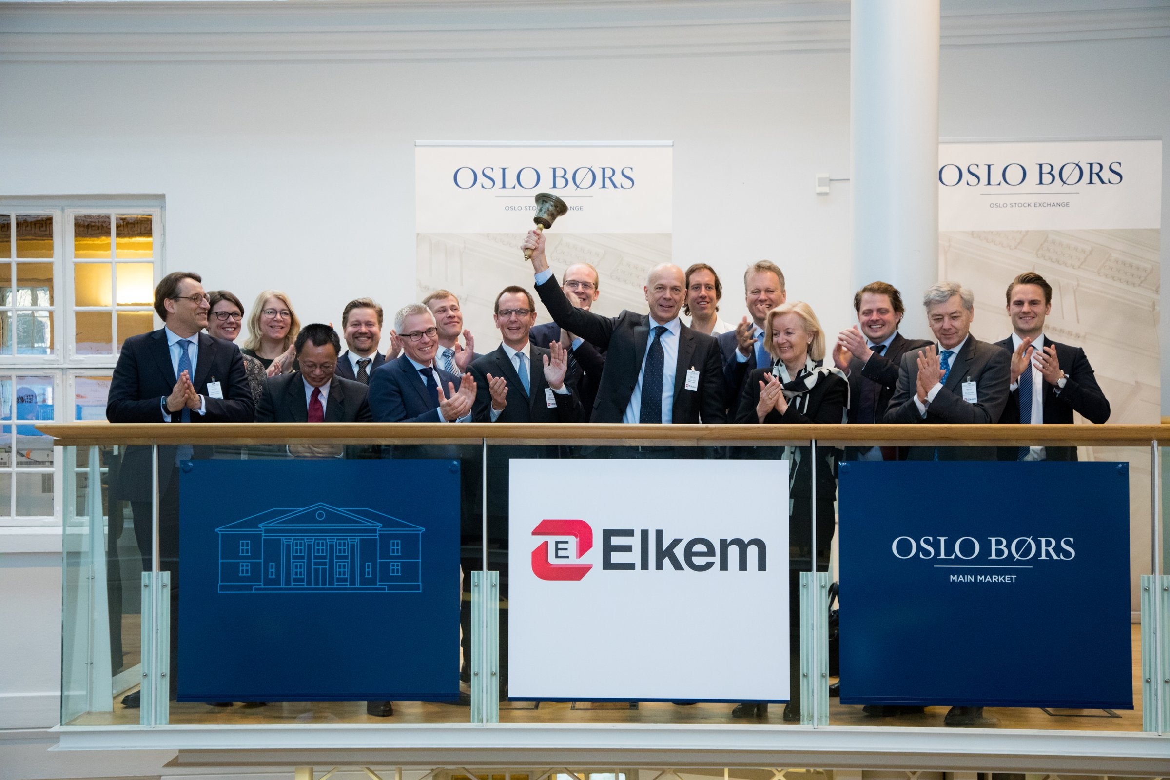 Laksemilliardær utnyttet kursfall og bunnfisket