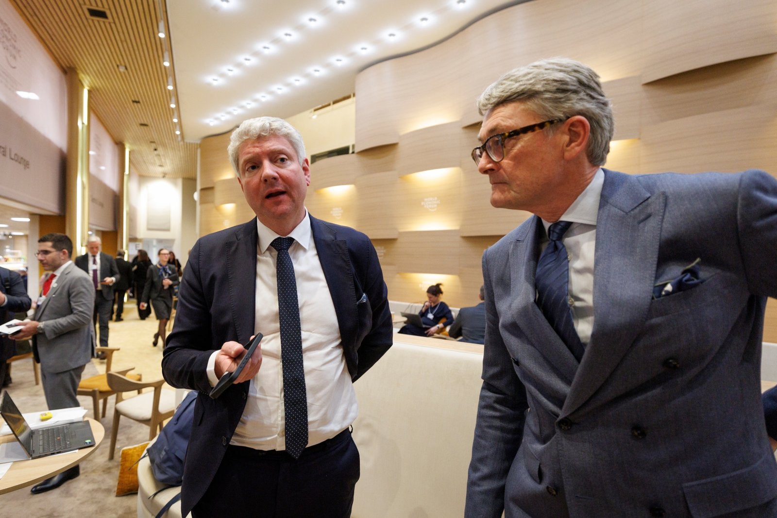 Aker og Telenor håper på dereguleringer i Europa: – Reell hodepine