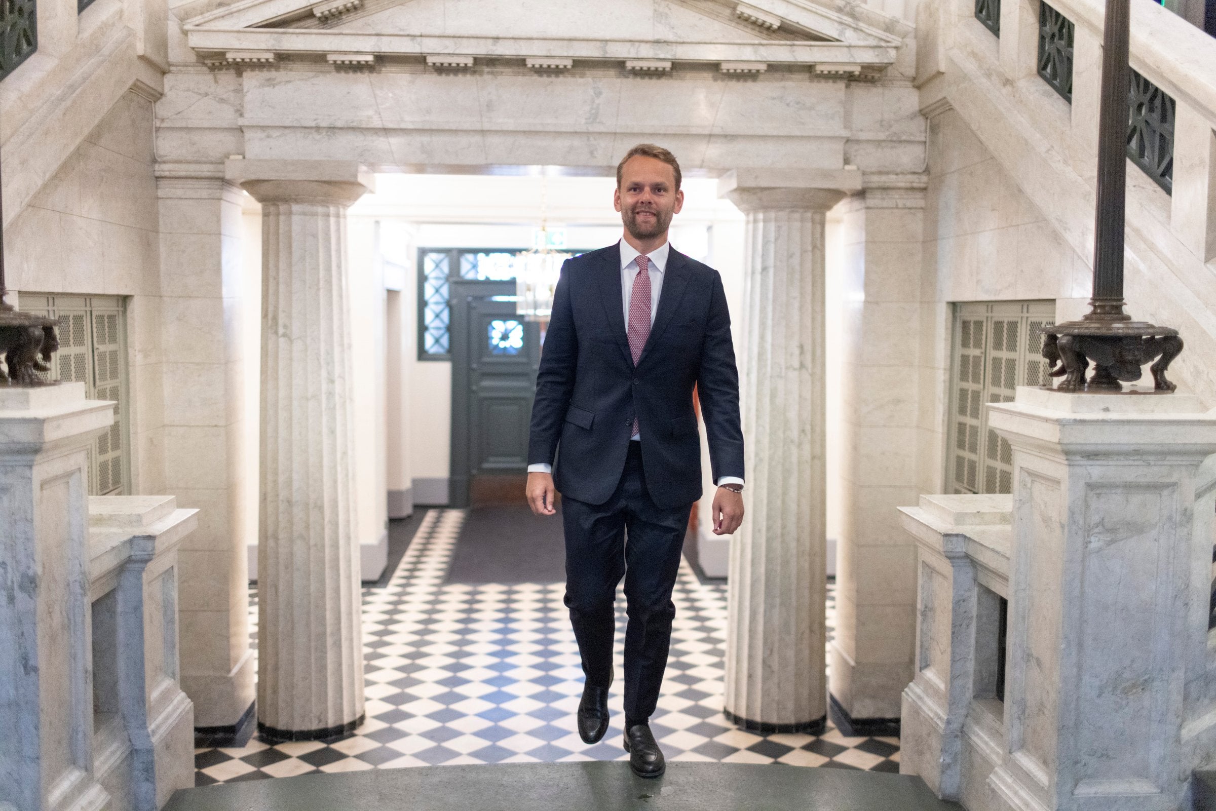 Ringer inn etter nesten ett år – lover mest mulig i utbytte