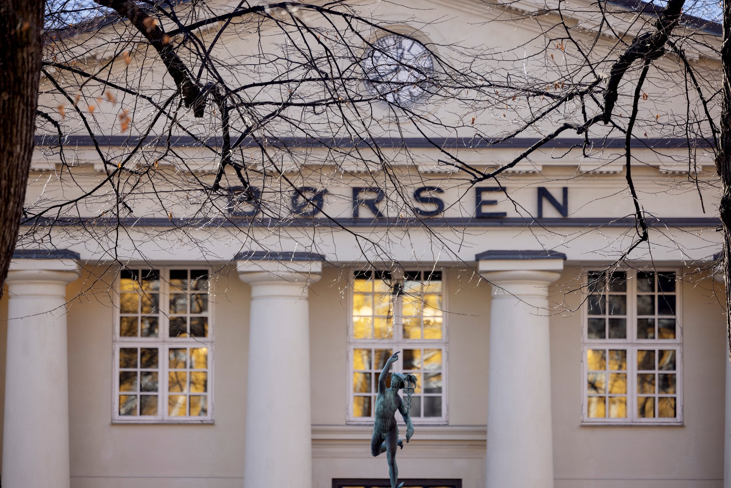 Oslo Børs bikket 2000 poeng etter energisjokk