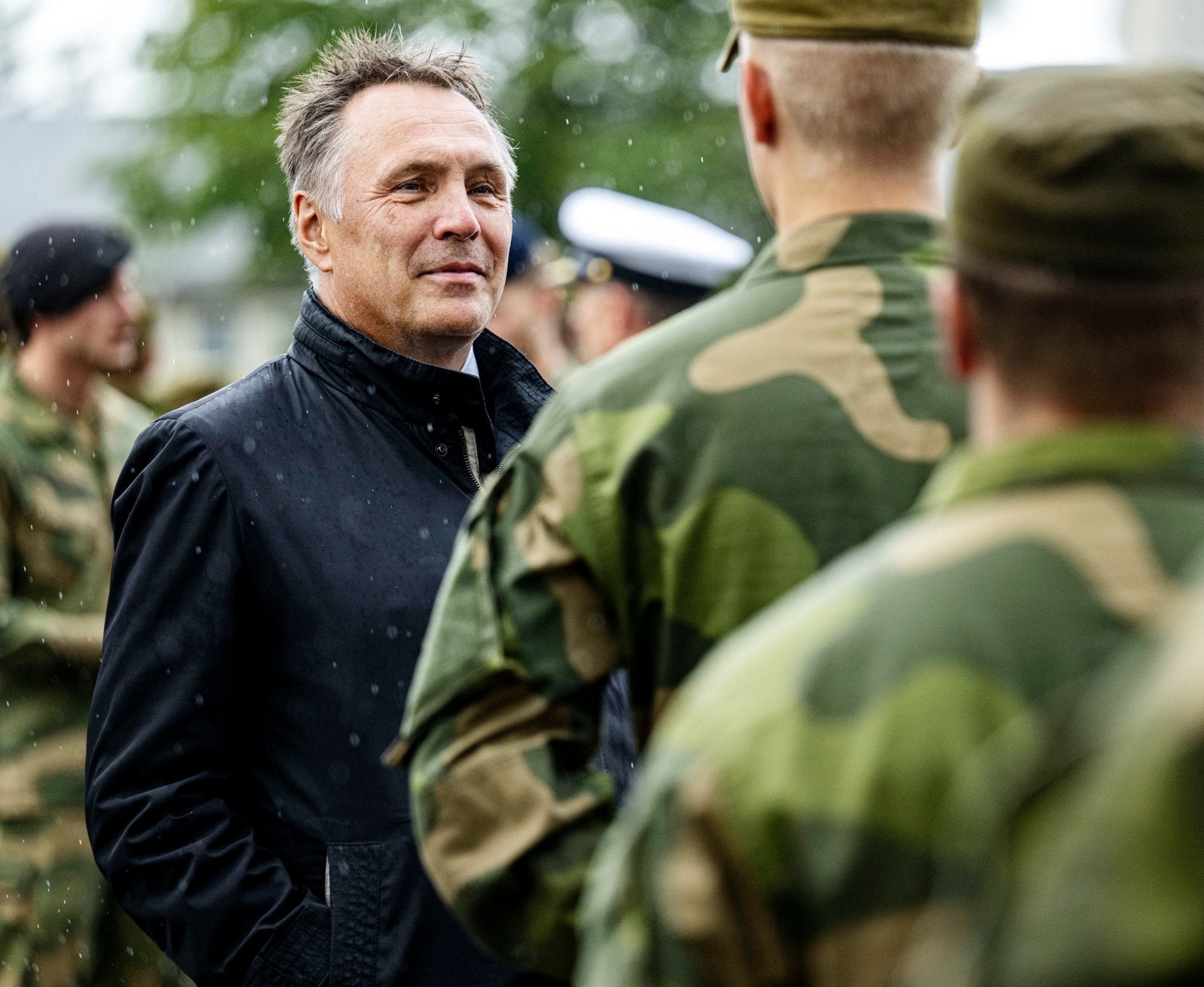 Kontrollkomiteen krever nye svar om hemmeligholdte forsvarssprekker