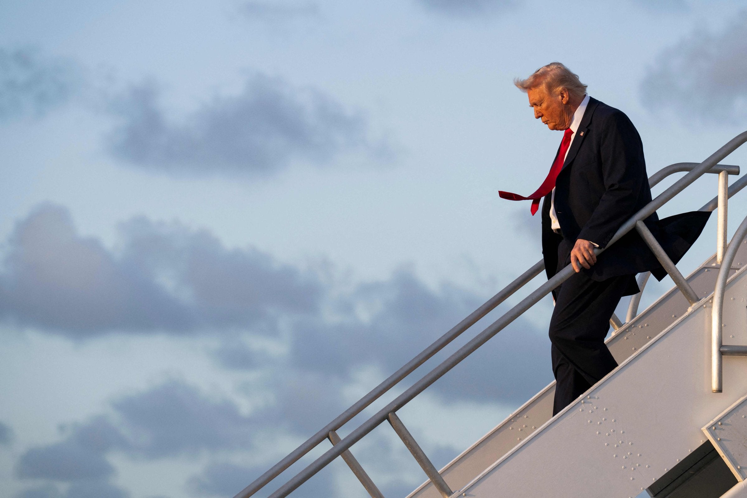 Trumpometeret blinker r&oslash;dt &ndash; dette har ikke Trump r&aring;d til (+)