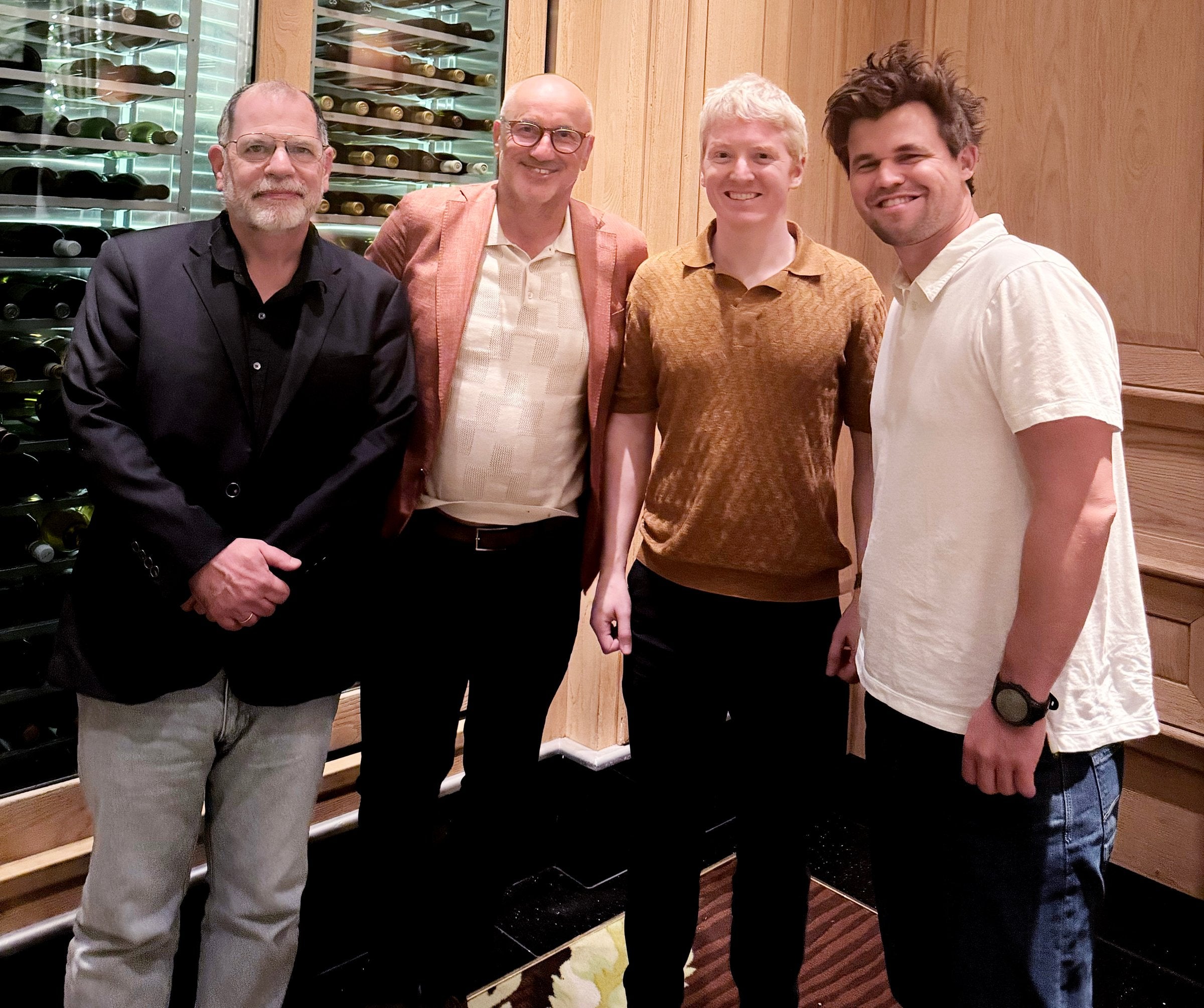 Super-gründer Patrick Collison kontrollerer et selskap verdt 1000 mrd. Da han møtte Magnus Carlsen åpnet han sjekkheftet