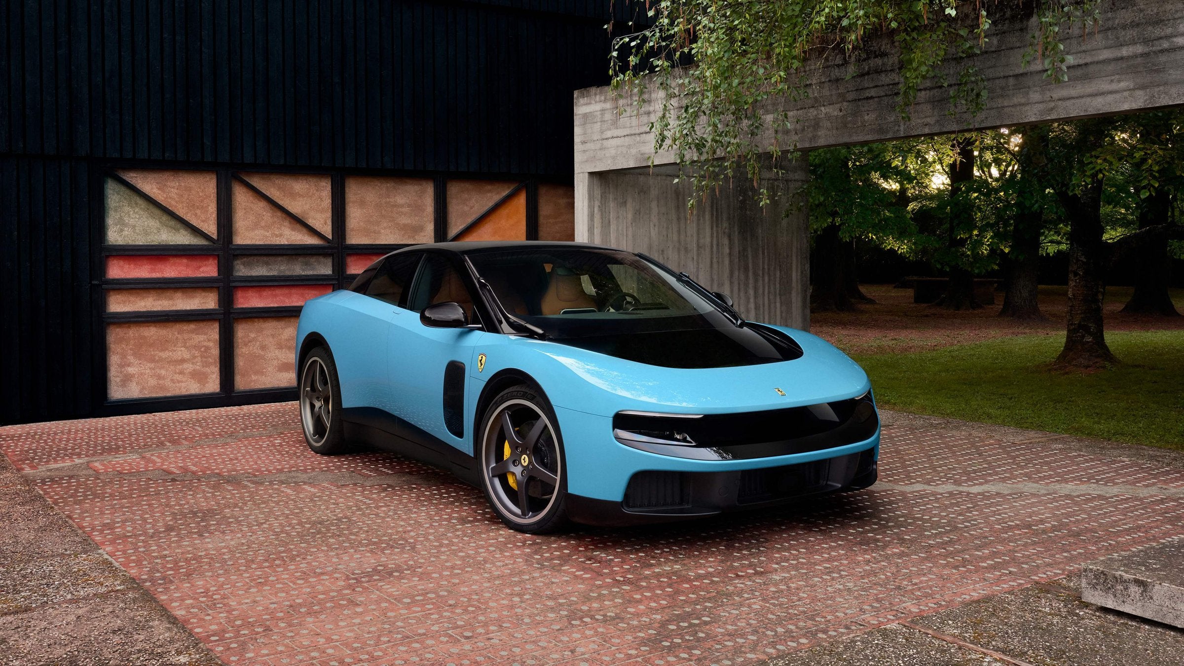 Ferrari faller kraftig på børs etter elbil-lansering