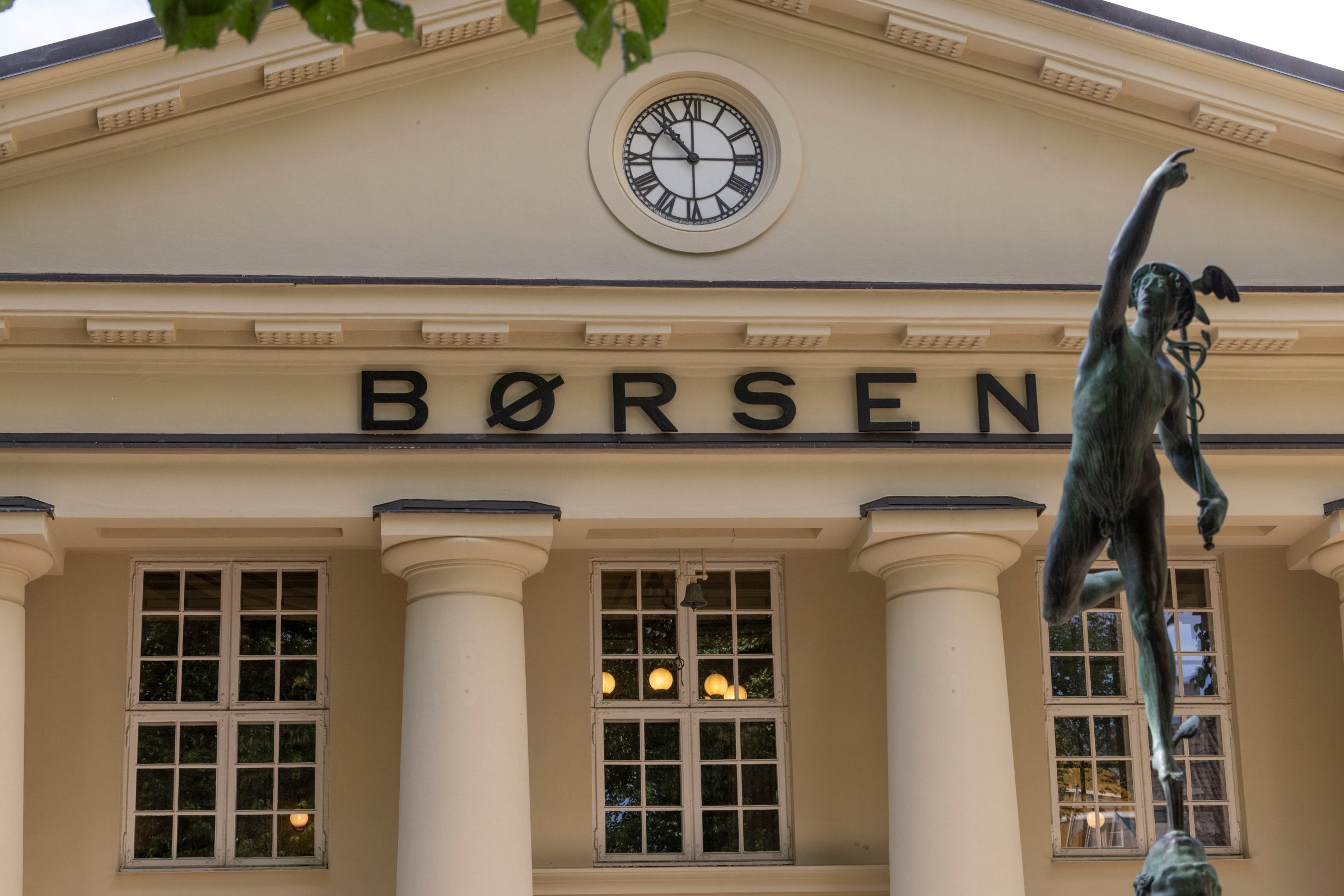 Oslo Børs vingler i åpningen
