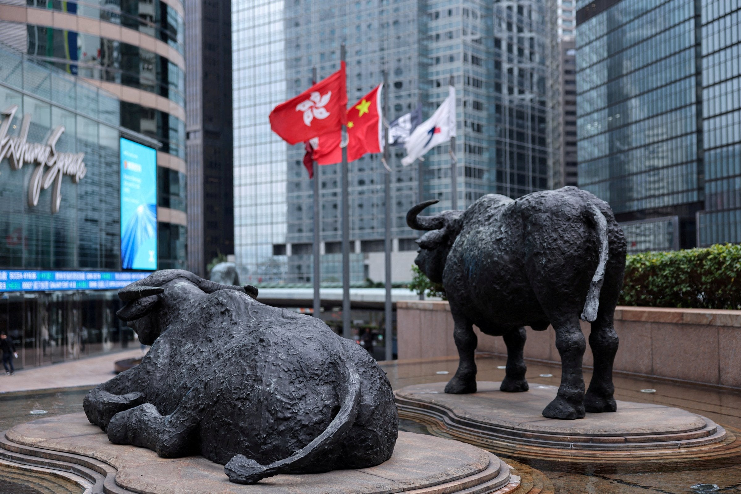 Hongkong leder oppgangen ved nervøse Asia-børser