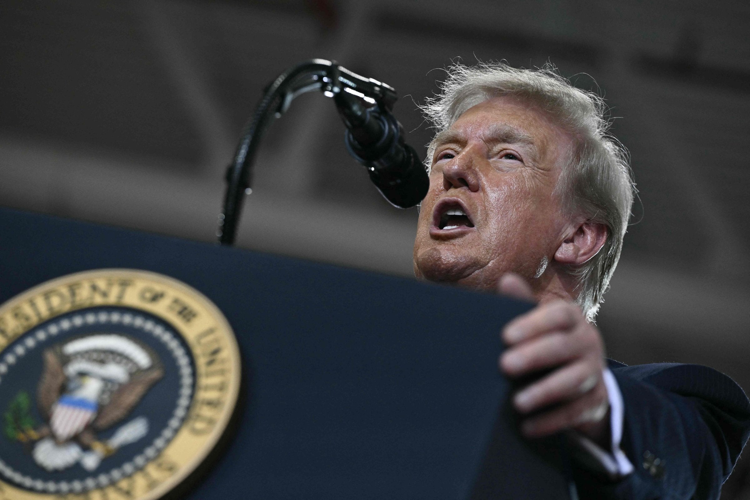 Oljeprisfall etter meldinger om samtaler mellom USA og Iran