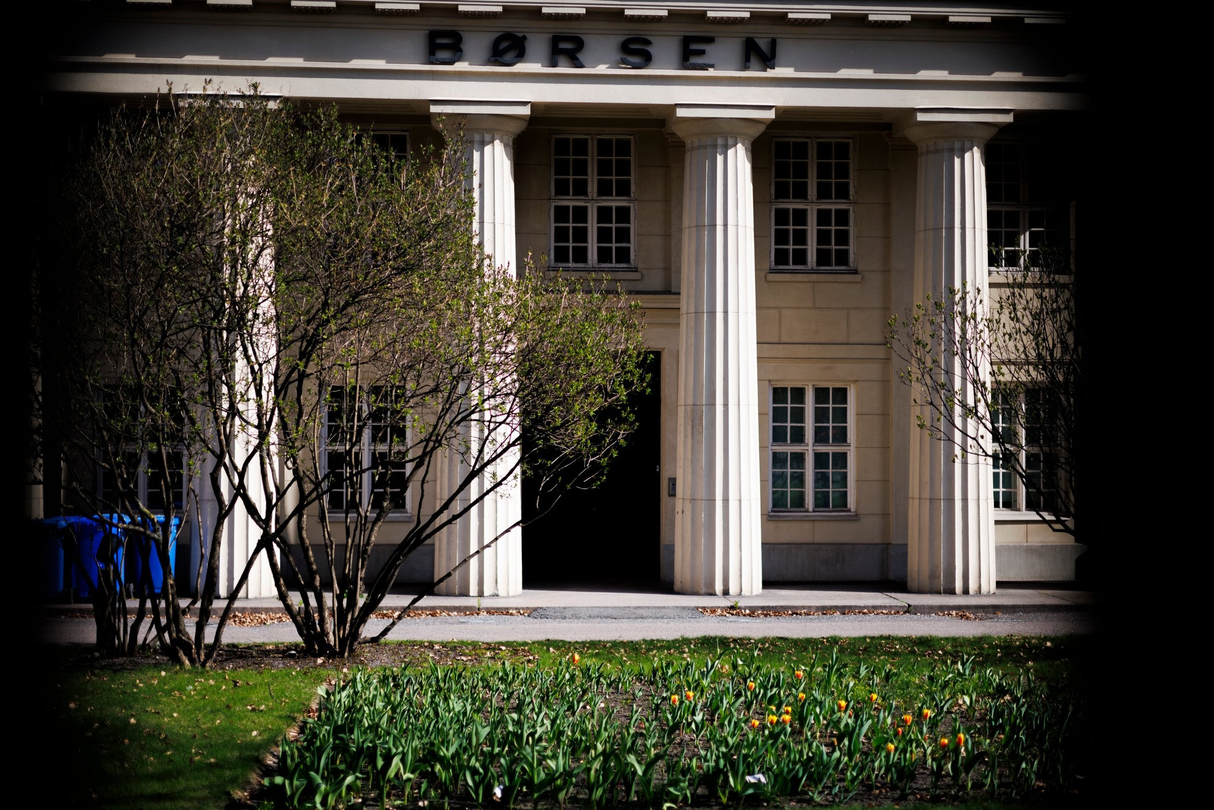 Oslo Børs kryper litt opp fra start – lakseselskaper faller