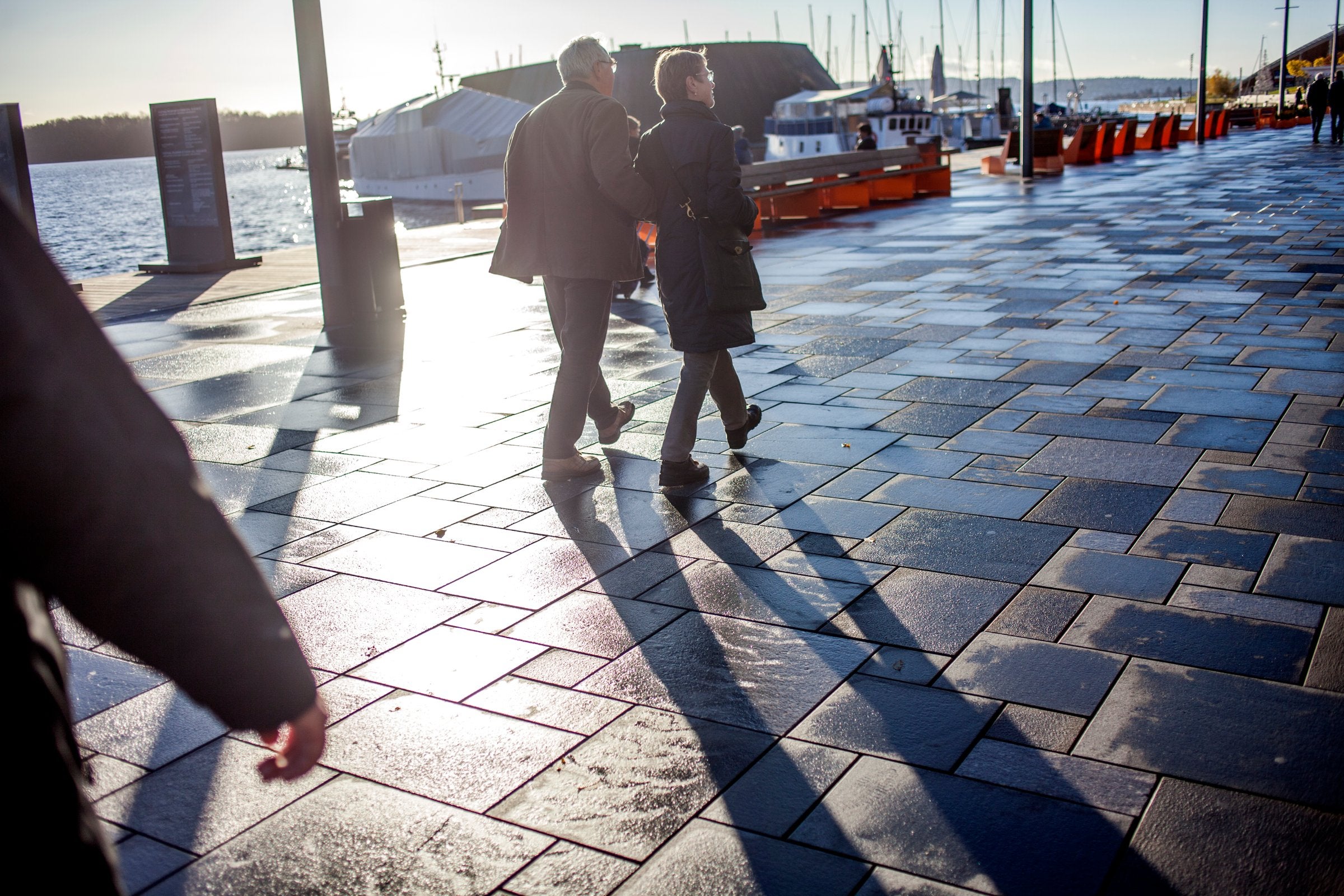 Rik på papiret. Sårbar i praksis.