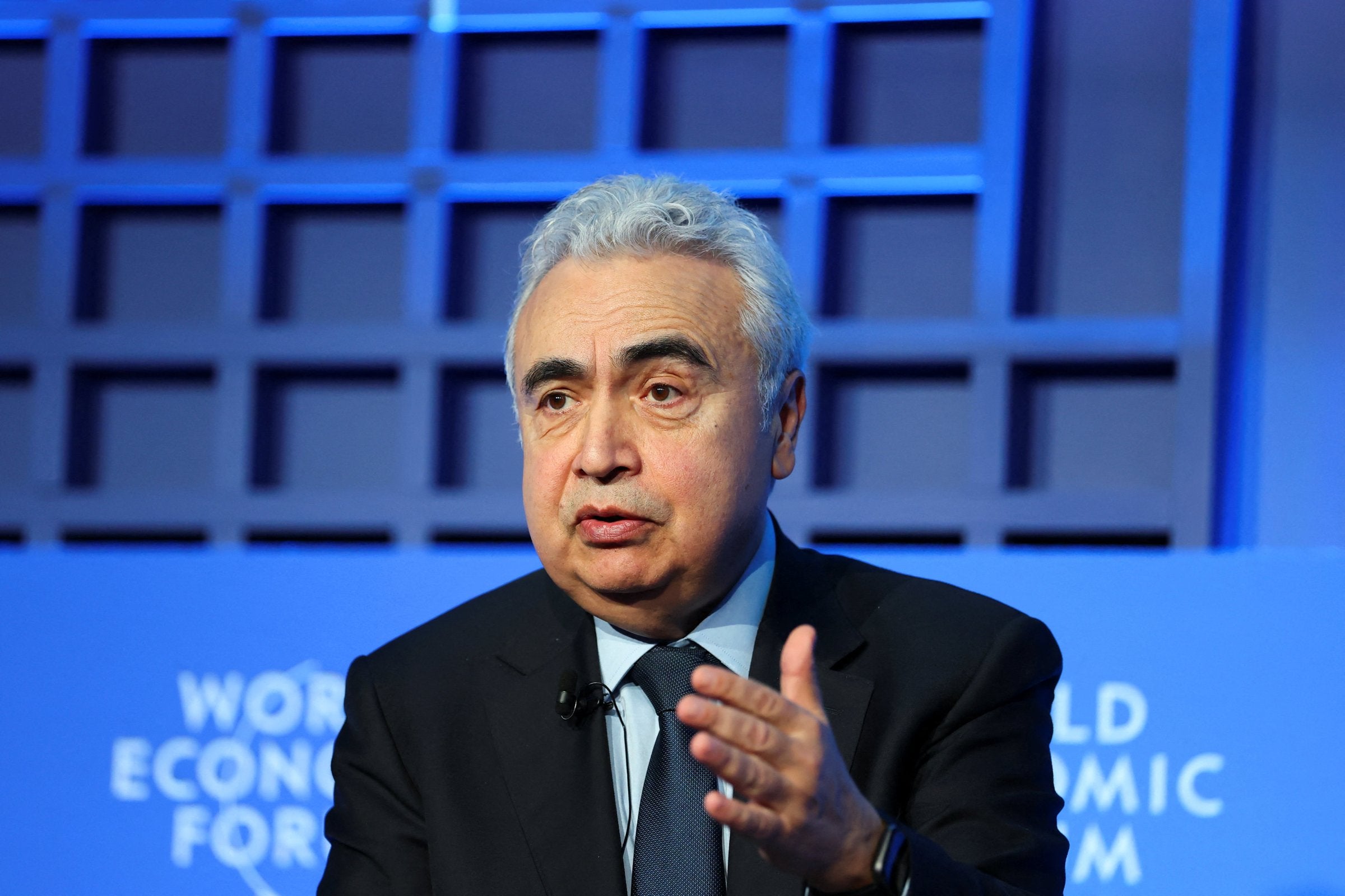 IEA bekrefter: Slipper 400 mill. fat olje fra strategiske lagre