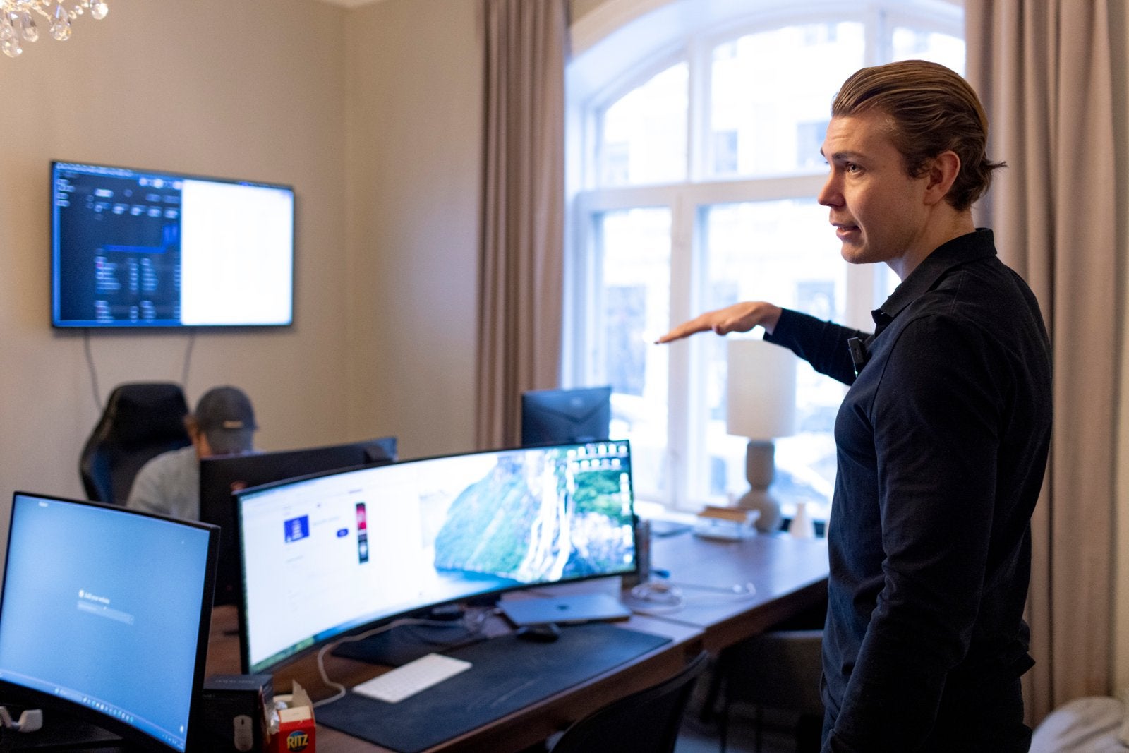 Tar oppgjør med byråene: – Lange prosesser, mange møter, og høye timepriser