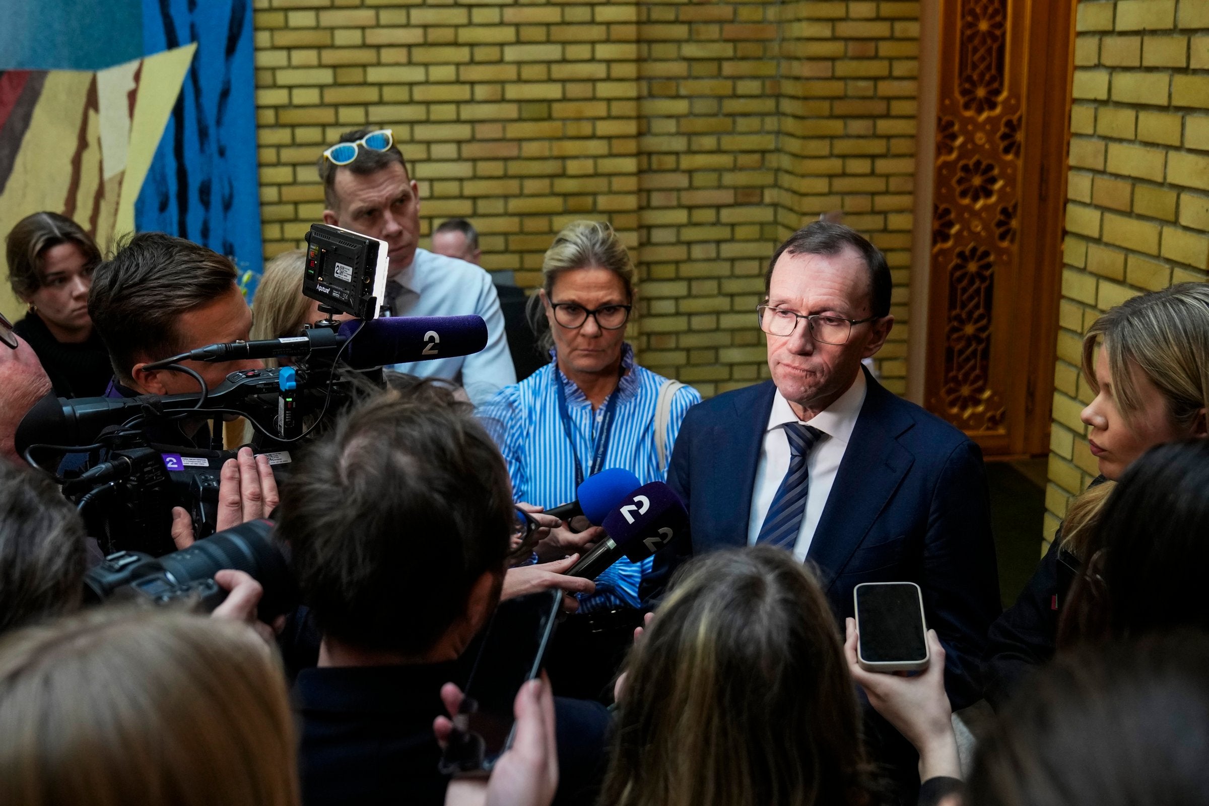 Barth Eide om pengestøtten til Rød-Larsens tankesmie: – Tror det er mye mer å finne