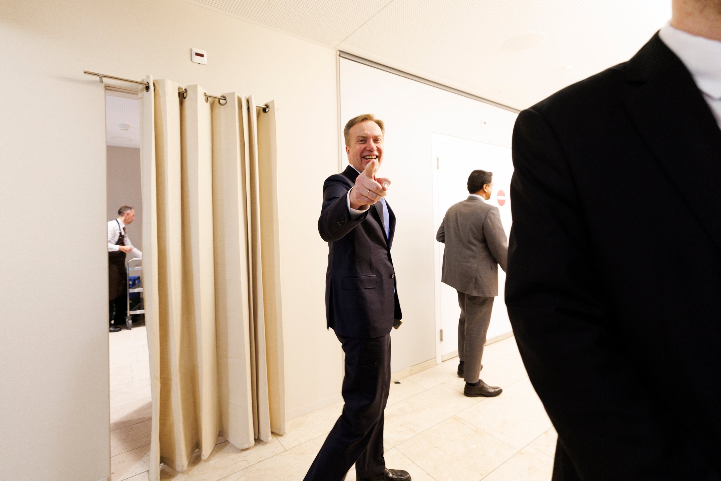 Børge Brende møtte Jeffrey Epstein ved flere anledninger: – Beklager