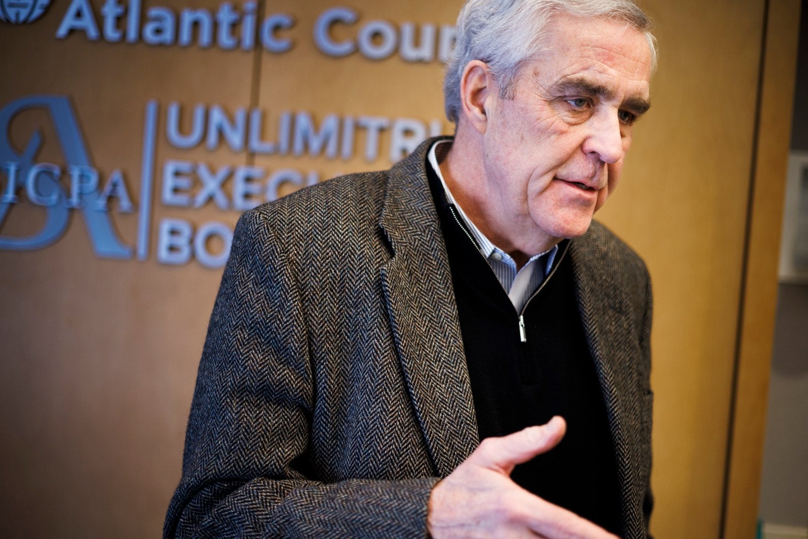 Amerikansk Nato-veteran ber Europa slå hardt tilbake mot Trump