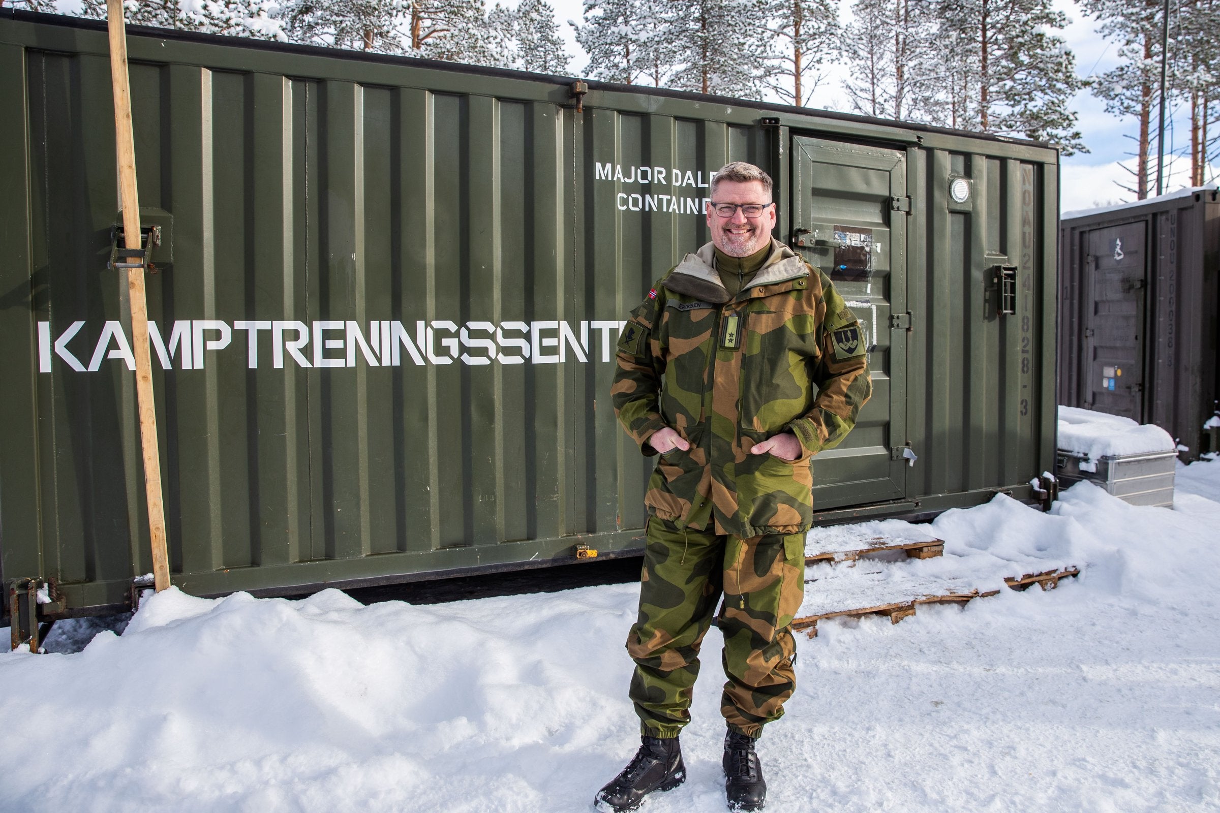 Oberstløytnant jobbet med millionavtaler – sluttet etter intern alarm om dobbeltrolle