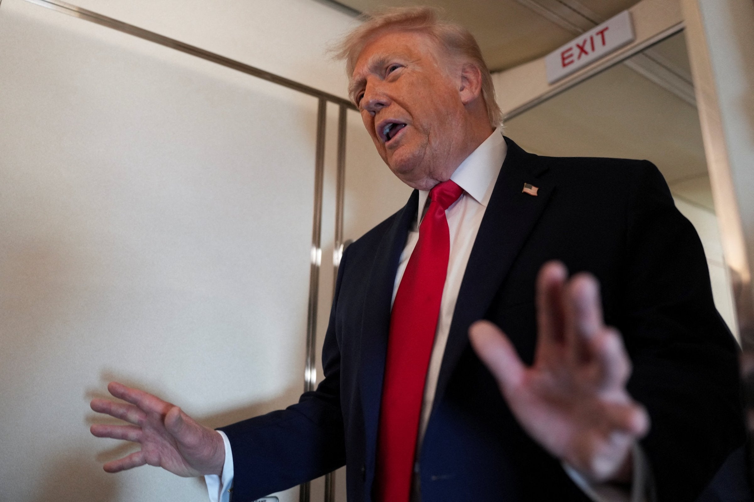 Trump: Blokaden fortsetter frem til en endelig fredsavtale