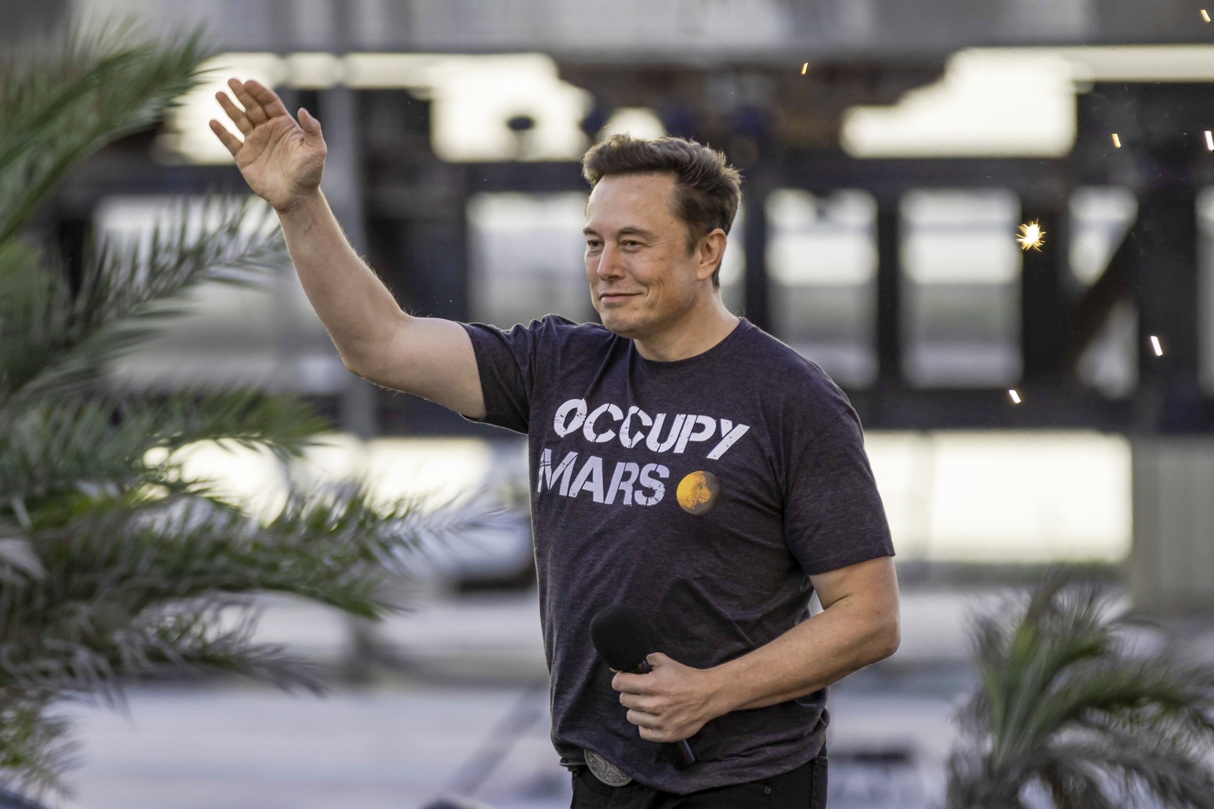 Investorene kaster seg over Spacex – flere ordre på nær 100 mrd.