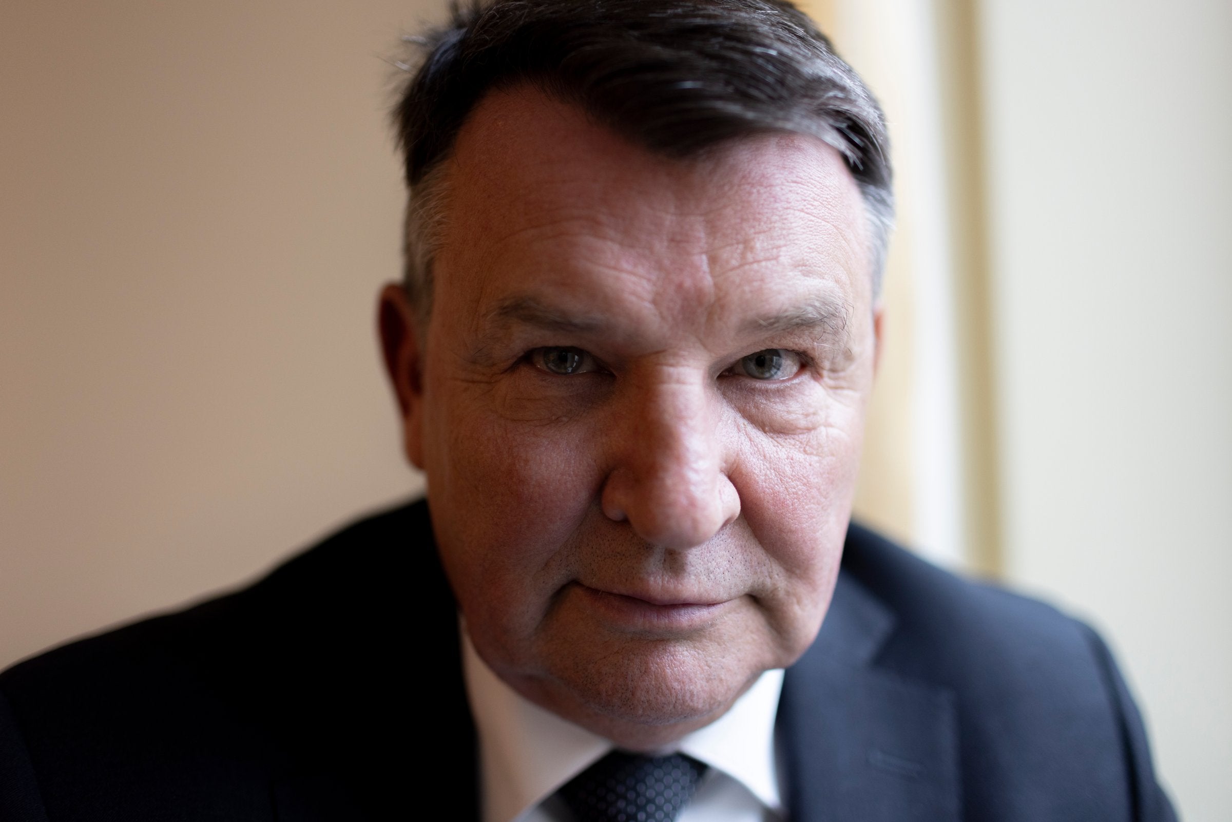 Frp-Wara stiller regjeringen til veggs etter Morrow-konkurs: – Vi skal til bunns i dette