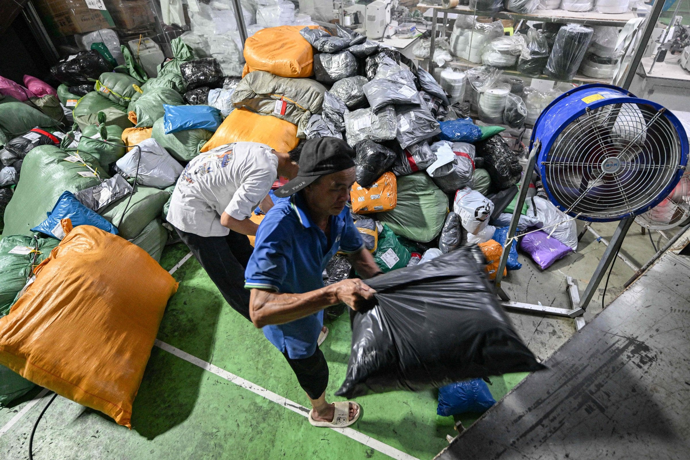 Temu-pakker til Norge forsinkes av krigen: – Logistikken blir skadelidende
