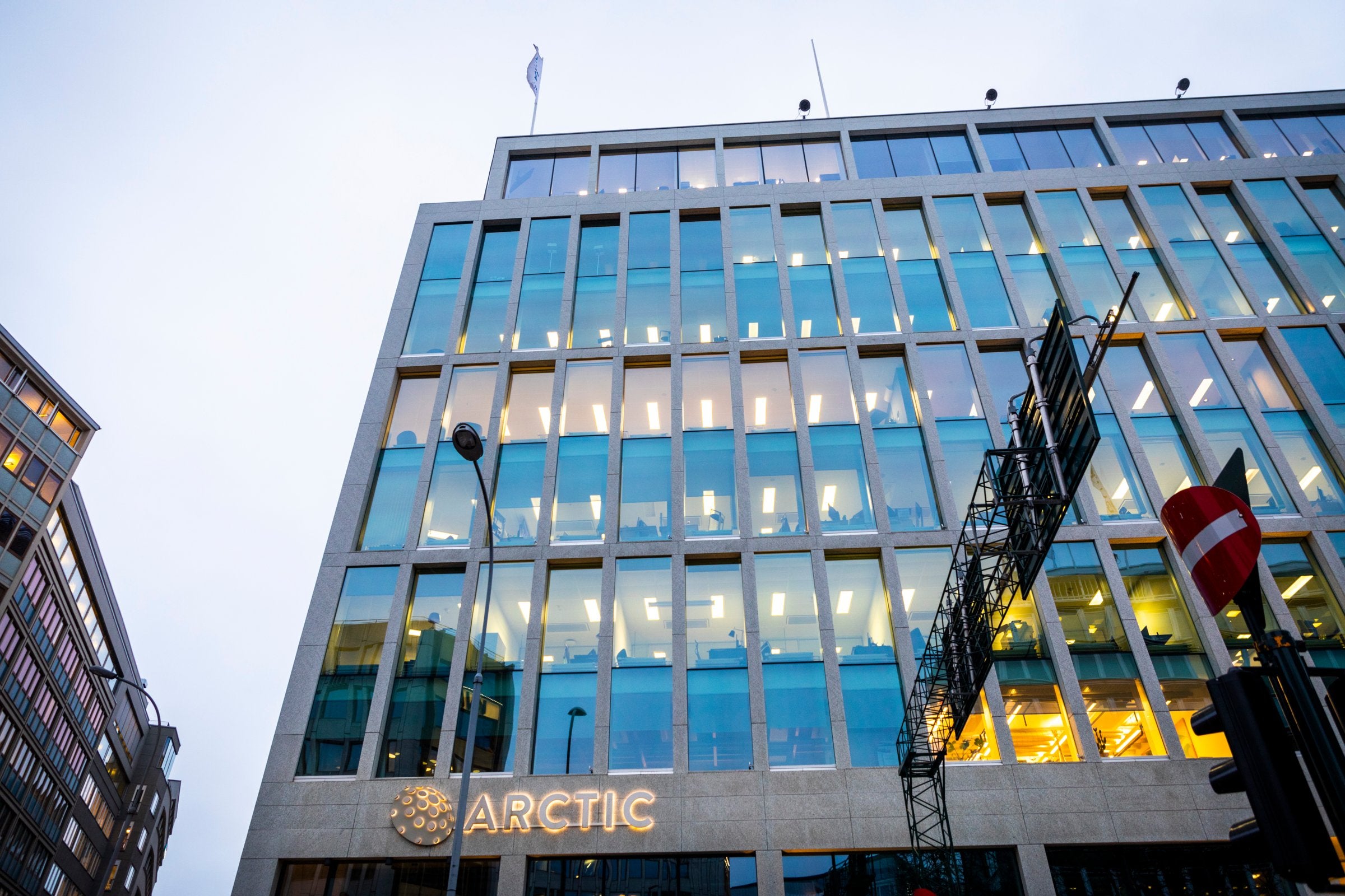 Arctic Securities-ansatt pågrepet av Økokrim