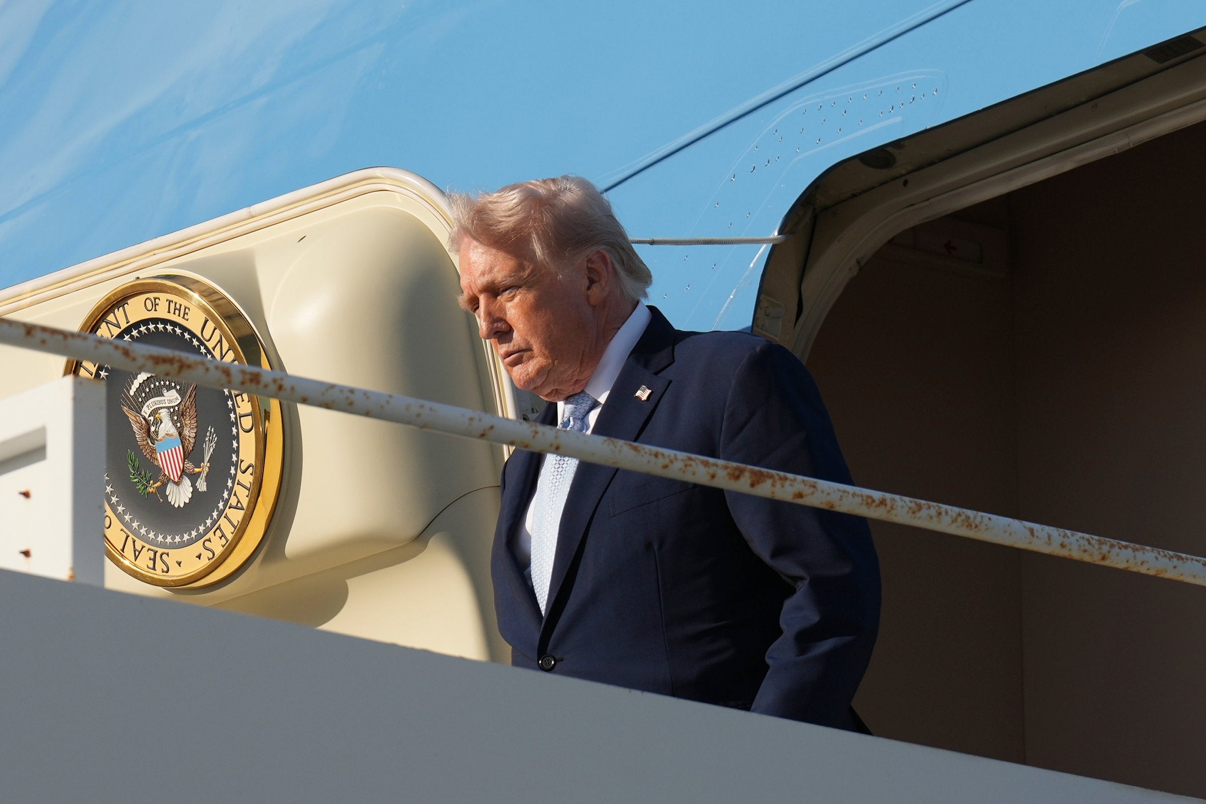 Trump til Iran: Åpne Hormuzstredet, ellers blir kraftverkene lagt i grus