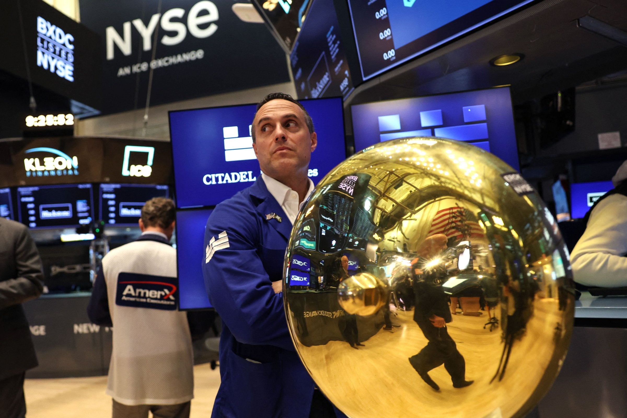 Wall Street slakker av mot helgen