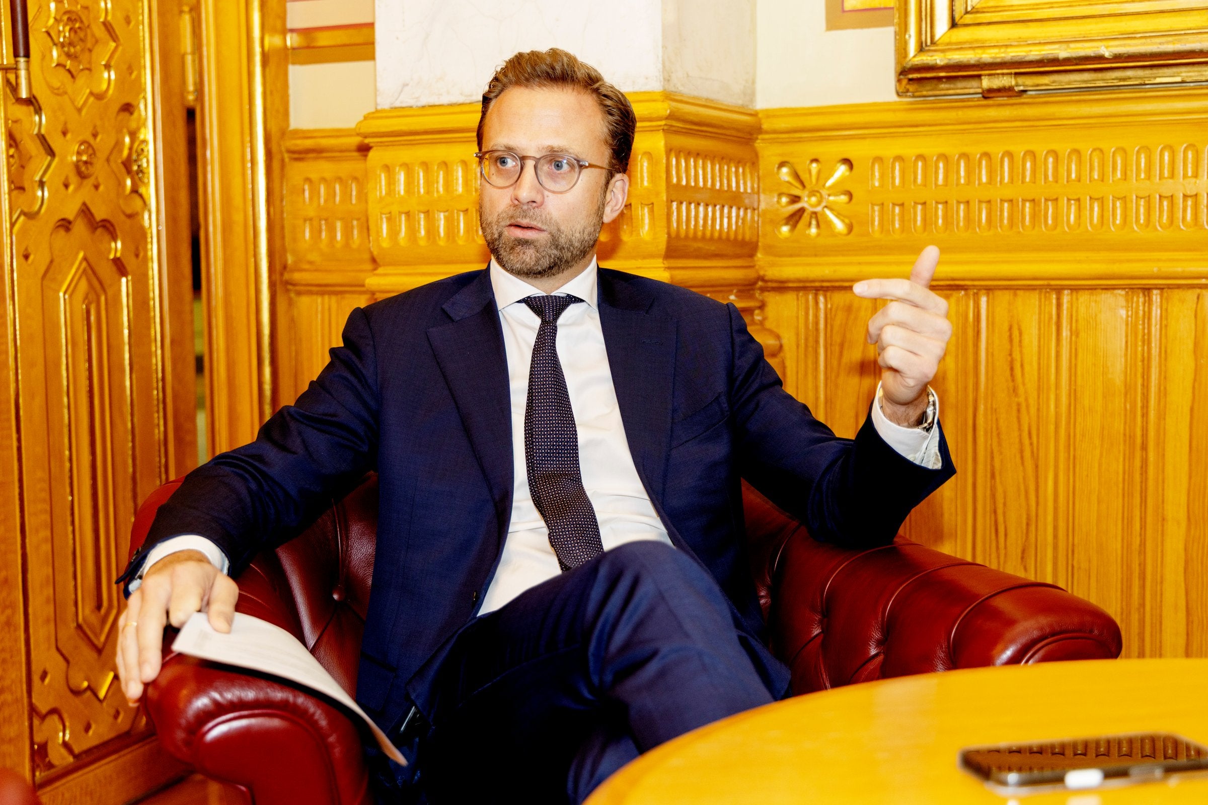 Kapitalister etterlyst etter pumpedrama på Stortinget