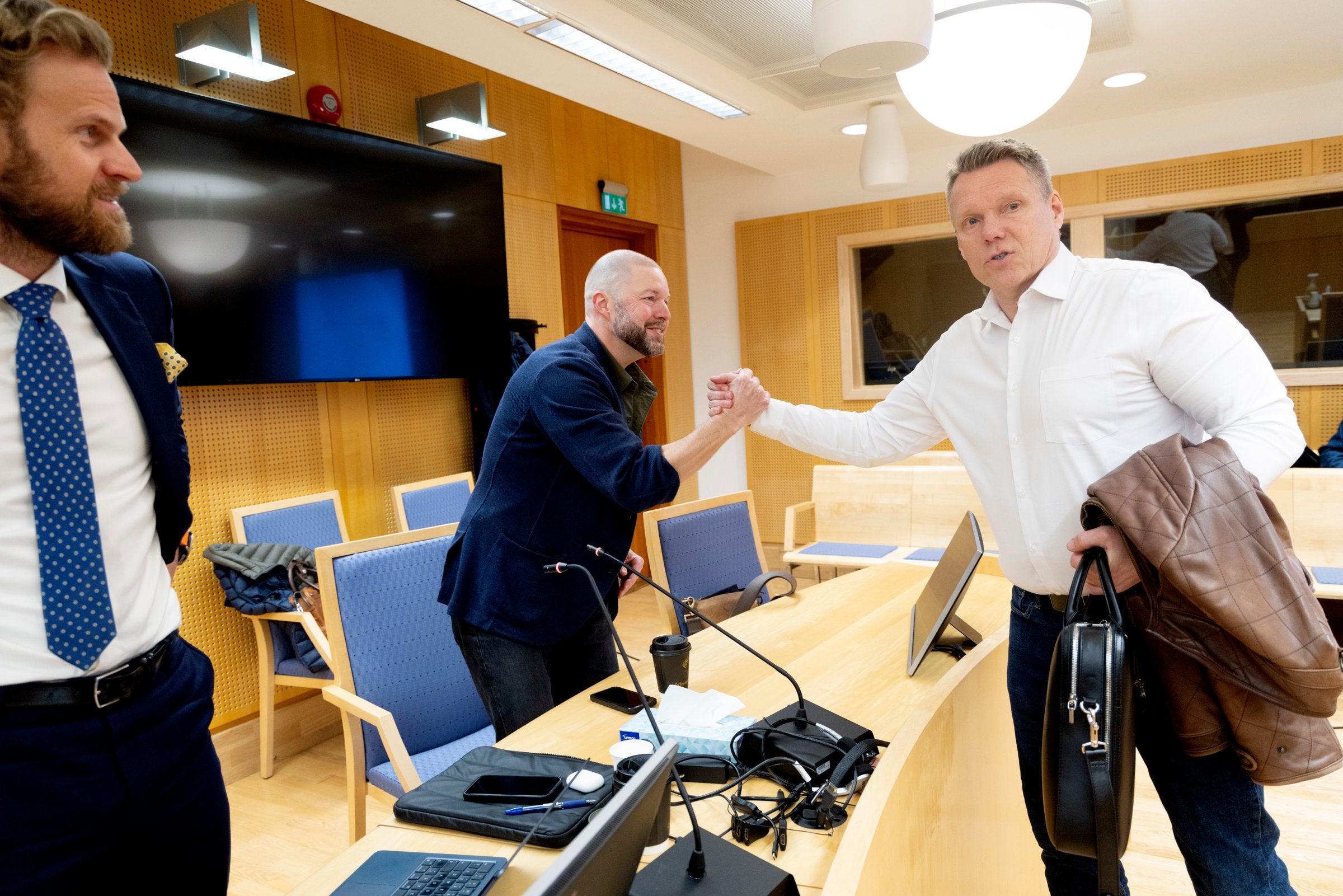 Utelivskonsernet Eik vurderer å saksøke egne eiere