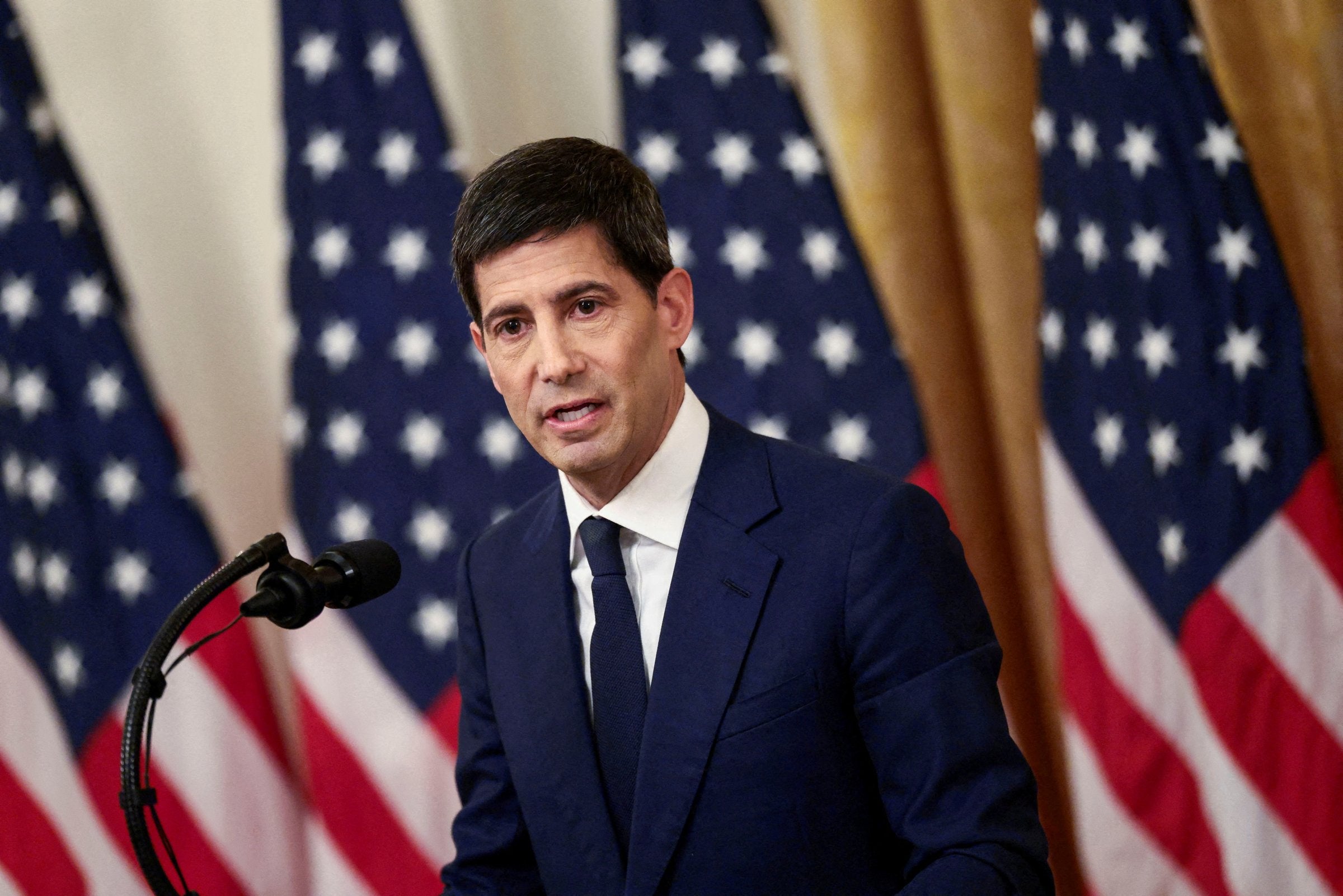 Første møte med Kevin Warsh som ny sjef -Fed holder renten uendret