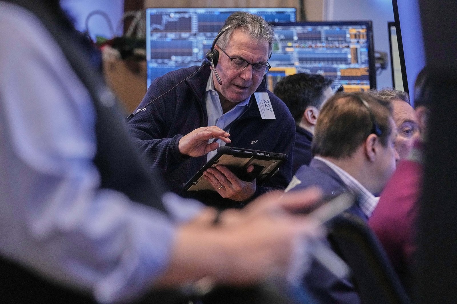 Trump taler i Davos – Wall Street åpner i pluss