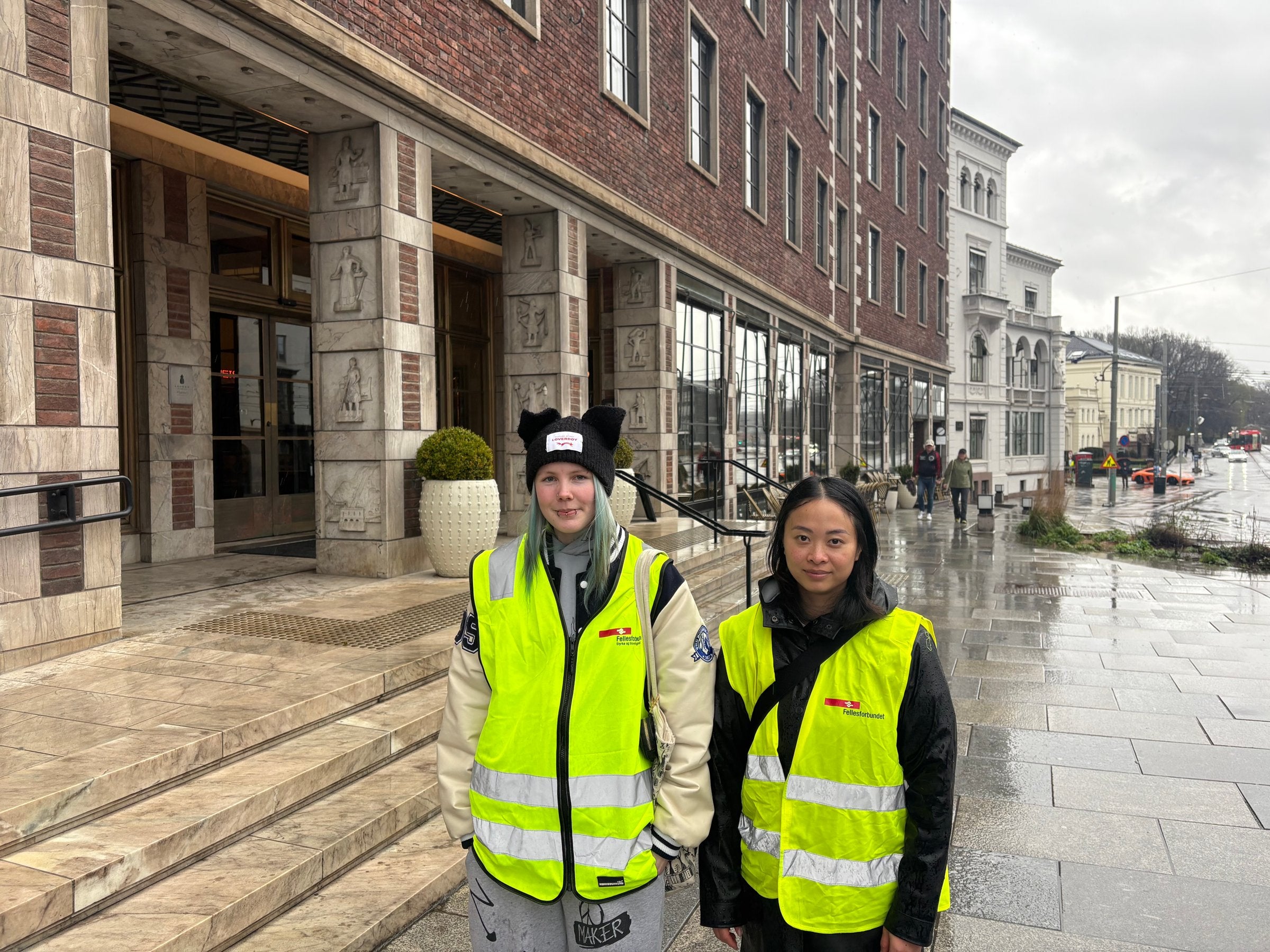 Streiker utenfor Stordalens Sommerro – krever 10,50 mer i timen