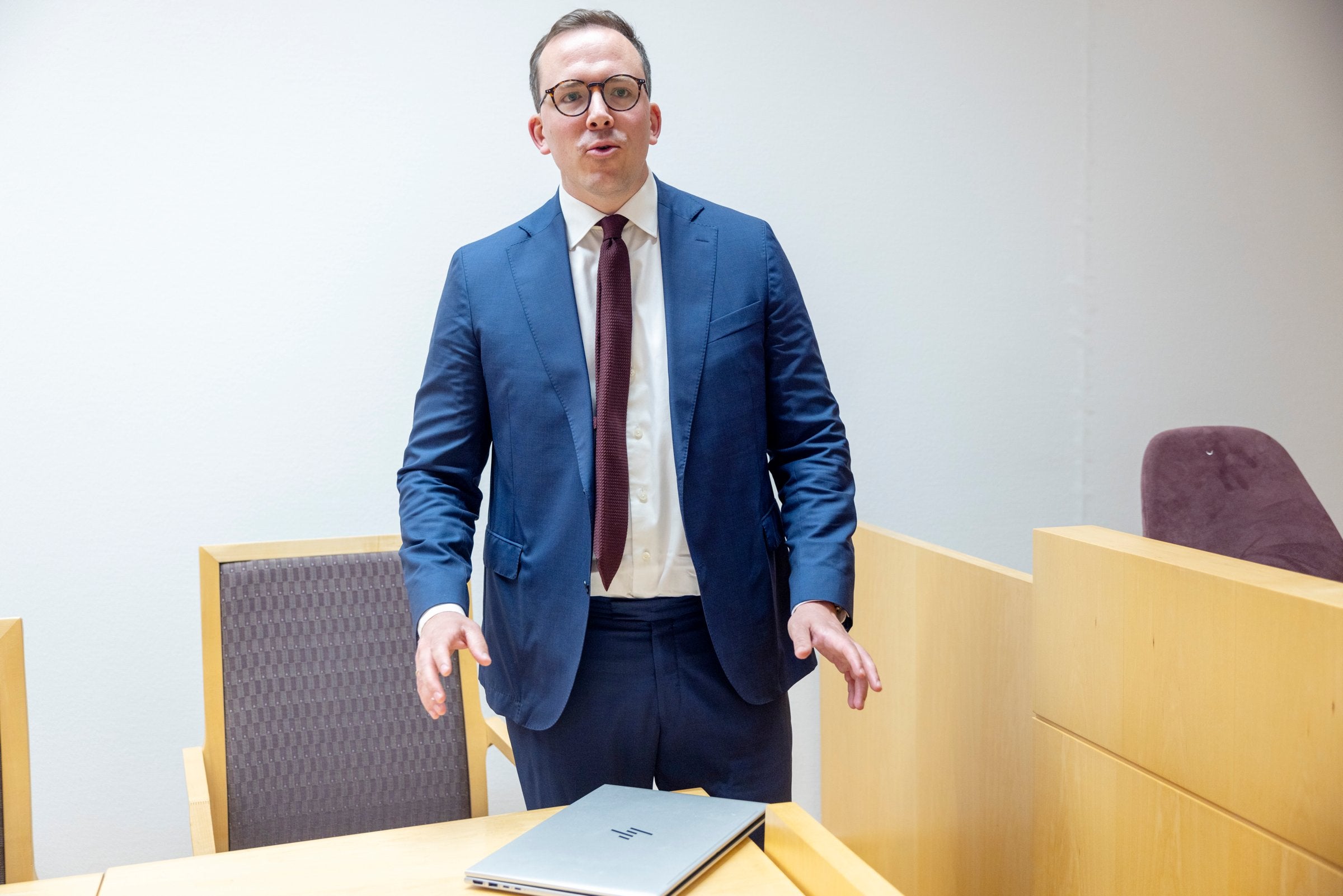 Slik mener Økokrim at forsvarslederen hjalp til med å sikre Ukraina-kontrakt