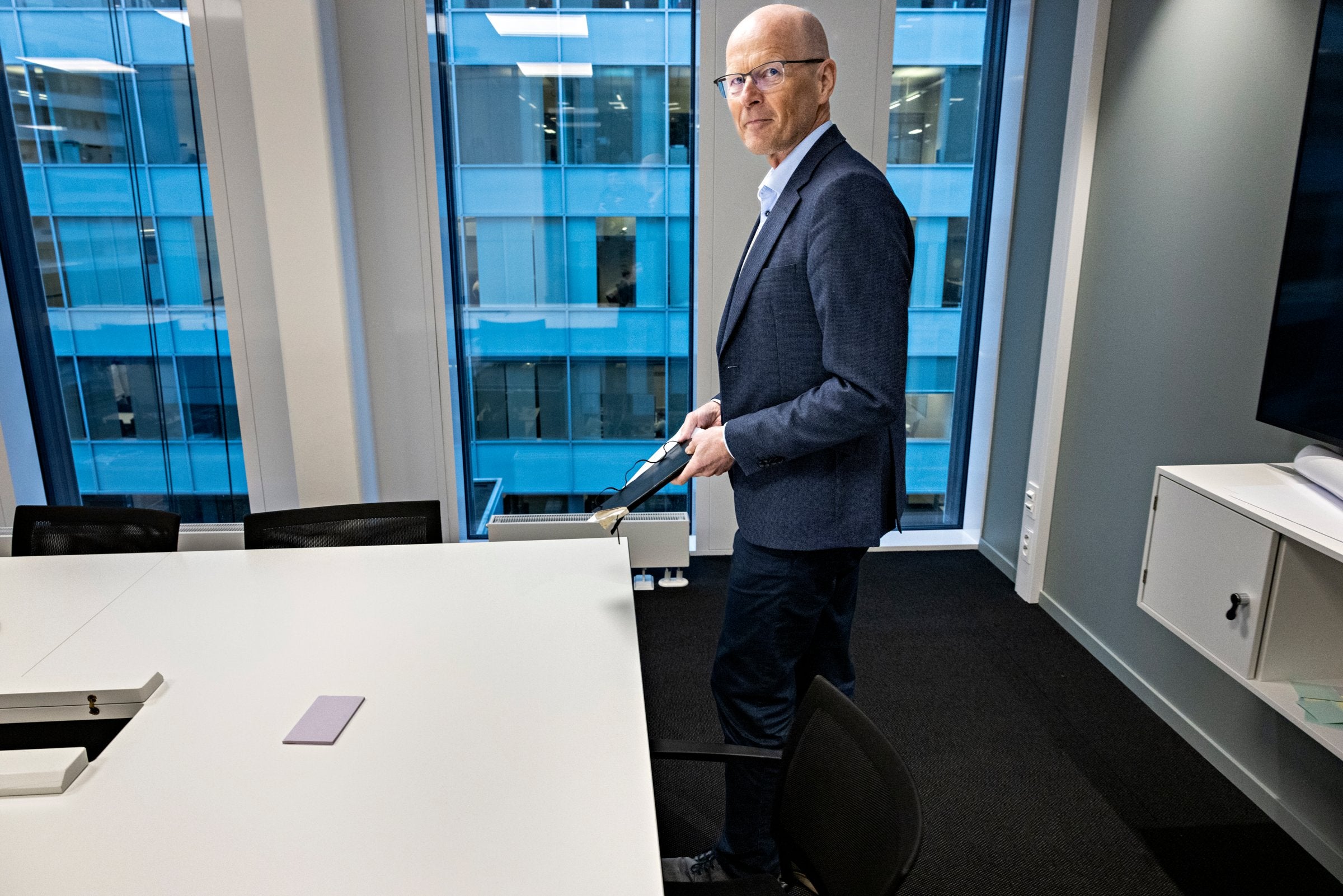 Konsulentkjempe knallhardt straffet på Børsen